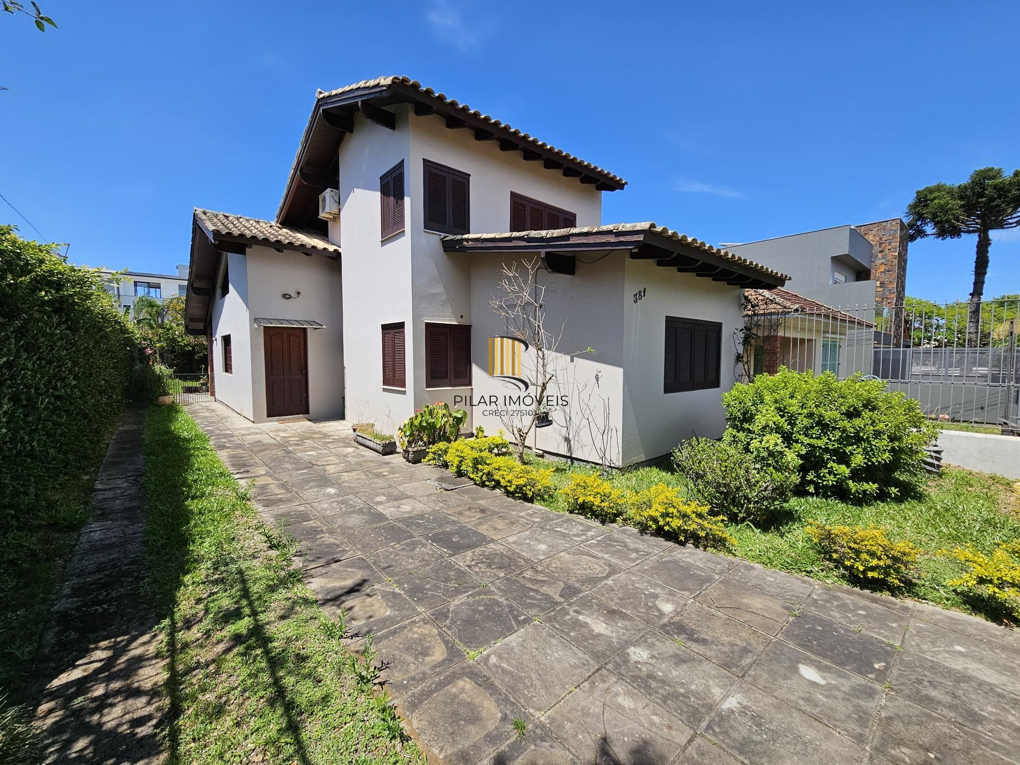 LINDO SOBRADO NO MELHOR PONTO DO BAIRRO TRISTEZA - Pilar Imóveis