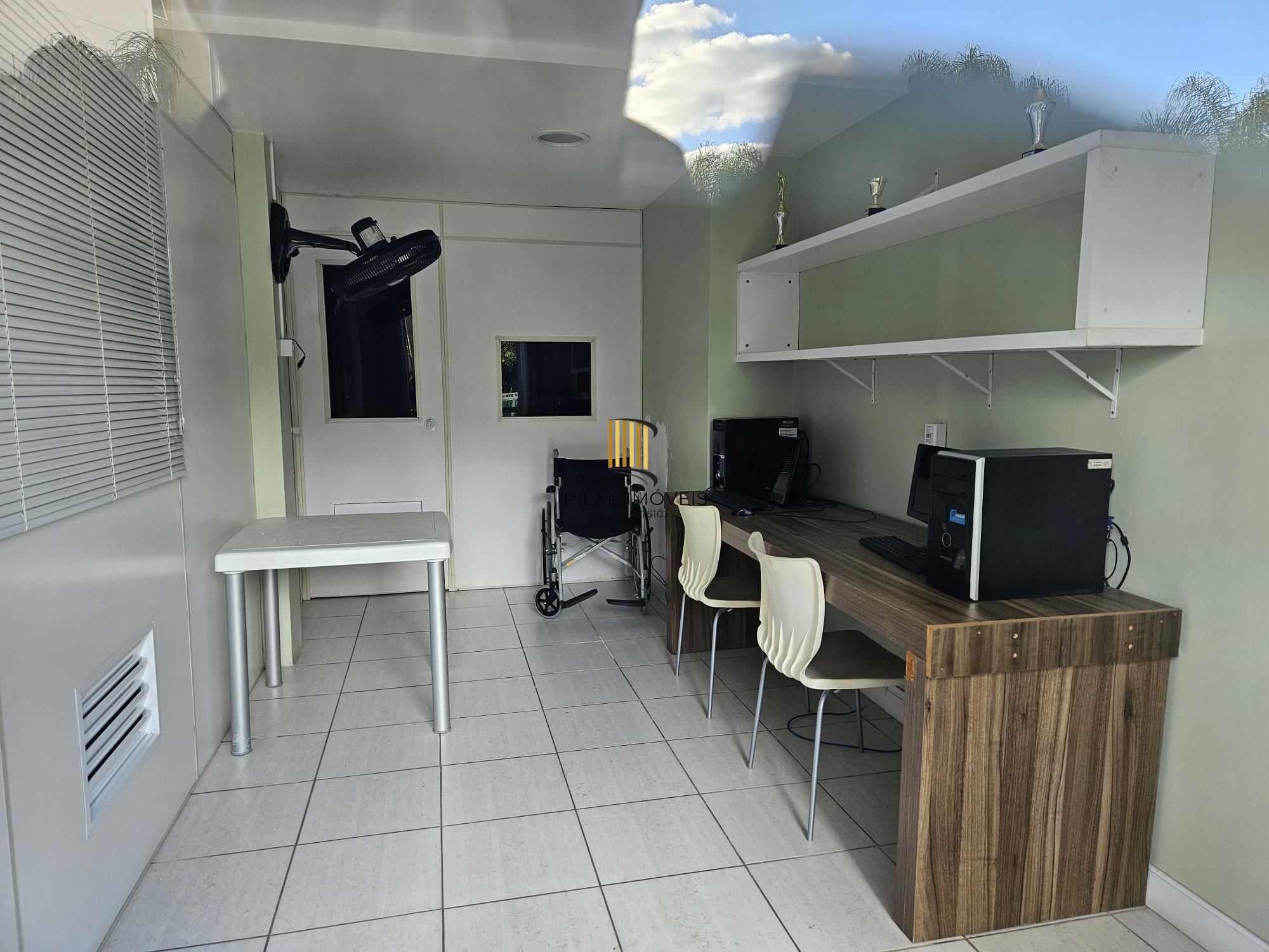 Apartamento 2 dormitórios com vaga coberta