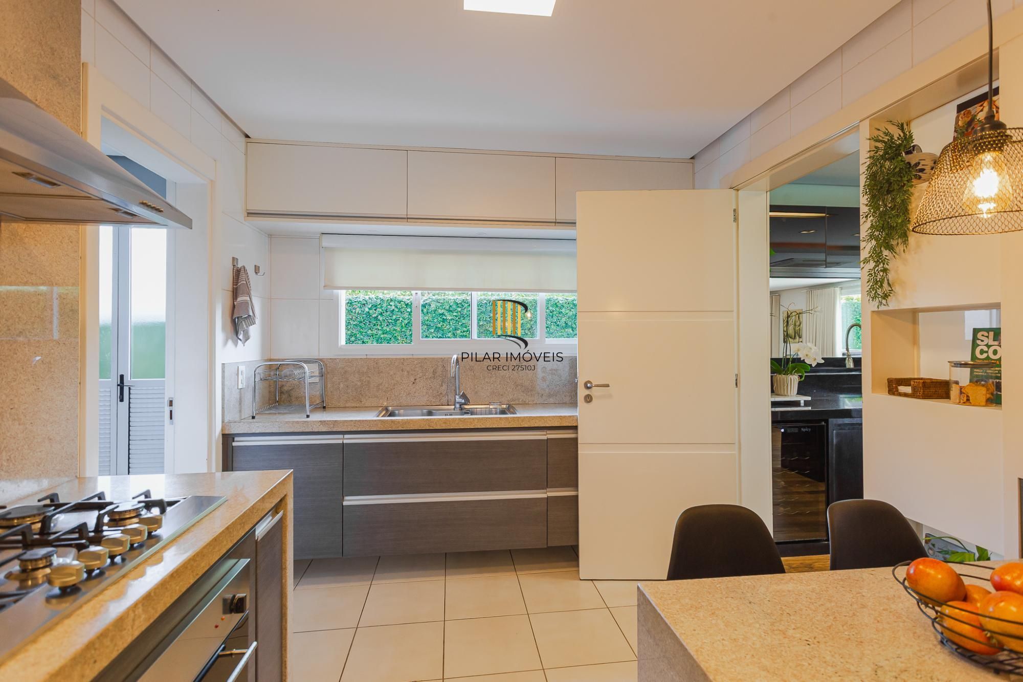 CONDOMINIO ATMOSFERA - CASA MOBILIADA DE 4 SUÍTES COM 4 VAGAS