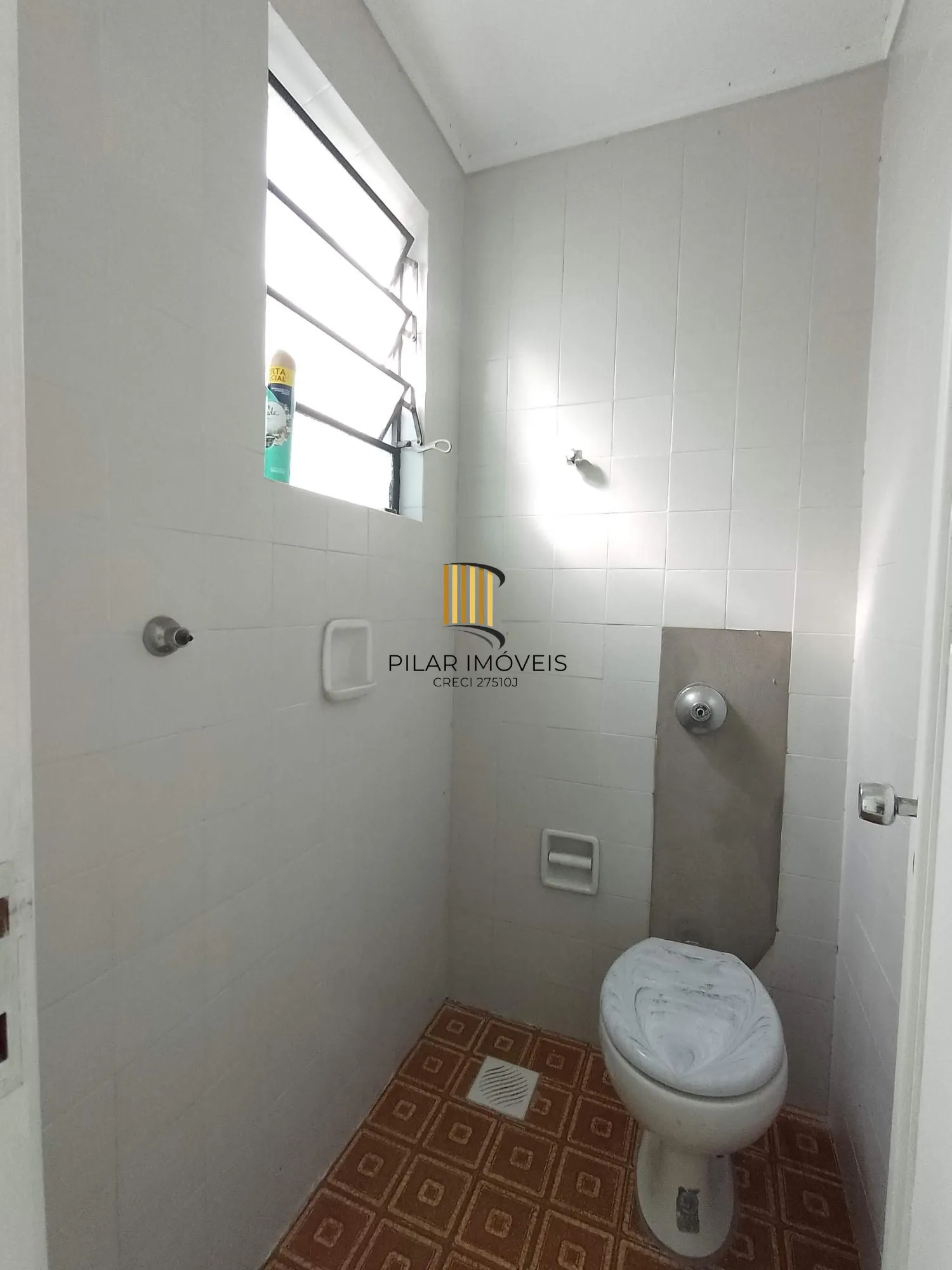 Apartamento 2 dormitórios com sacada e vaga perto da PUC