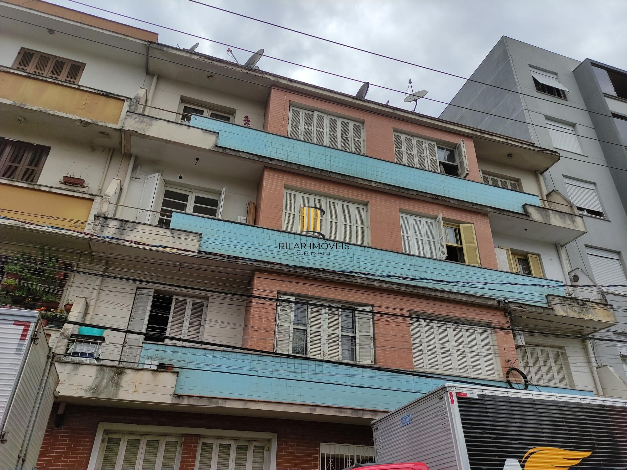 APARTAMENTO 1 DORMITÓRIO | ÚLTIMO ANDAR | DESOCUPADO
