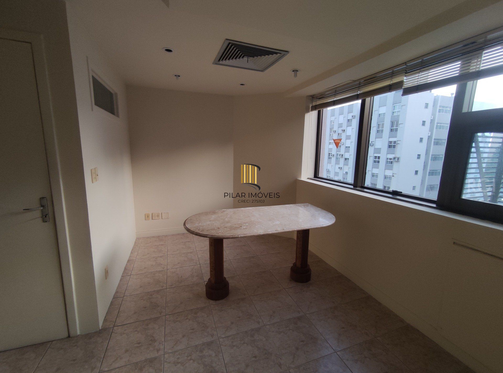 Conjunto/Sala para Venda - 44.54m², 0 dormitórios, 1 vaga - Rio Branco