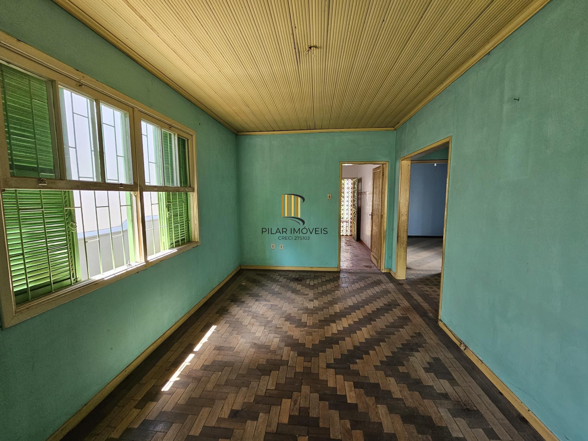 AMPLO TERRENO FRENTE NORTE NA MELHOR RUA DO BAIRRO TRISTEZA