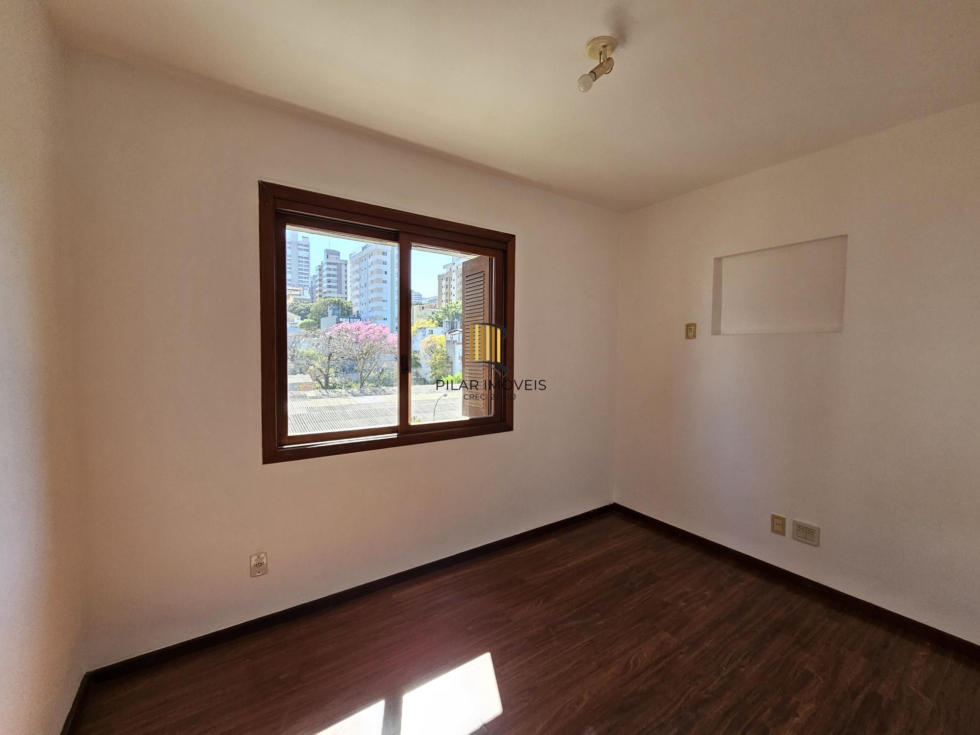 Cobertura 3 dormitórios com vaga no Petrópolis