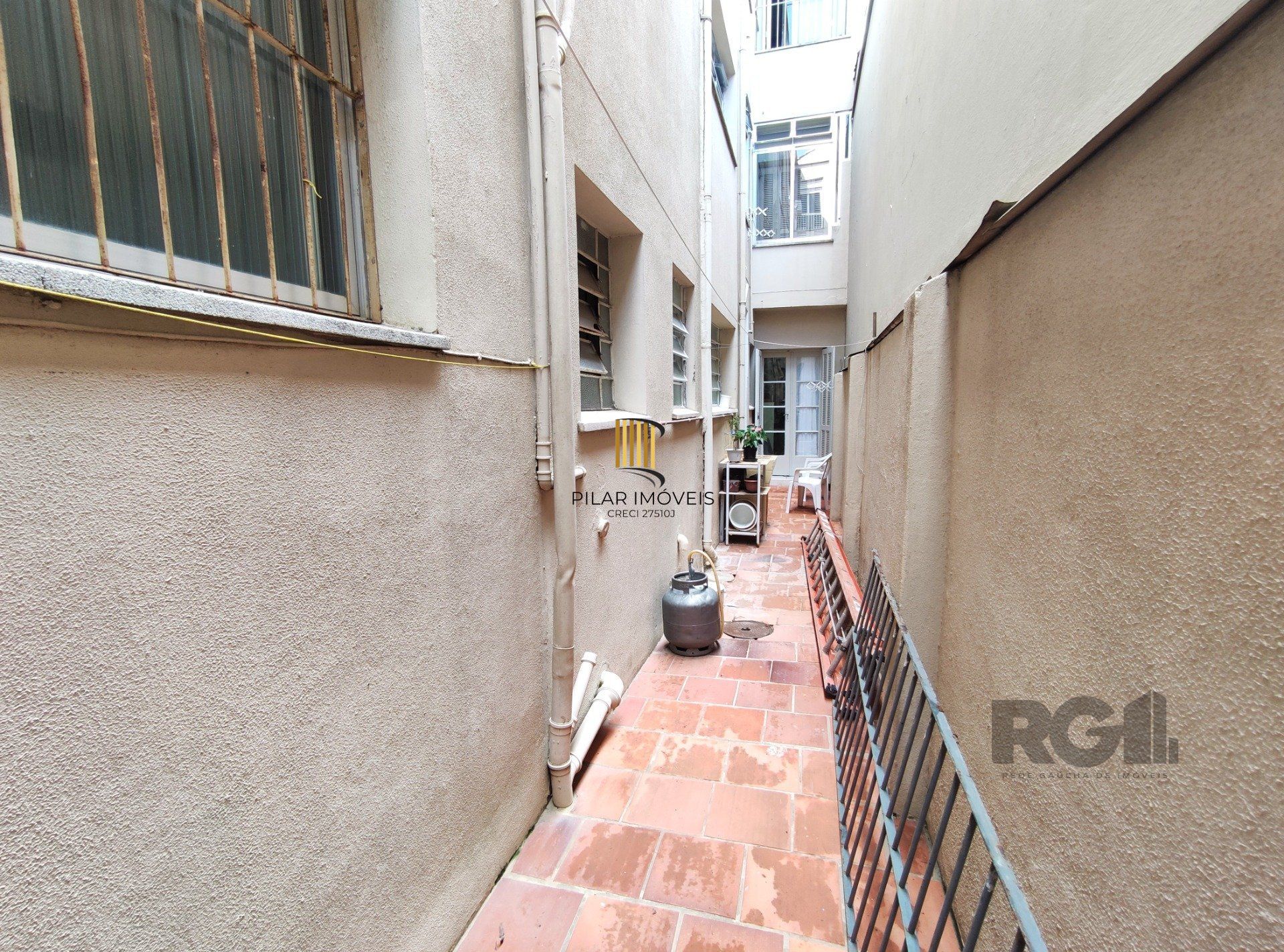 Apartamento 2 dormitórios no bairro Santa Cecília