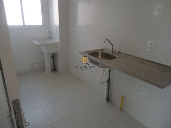 Apartamento 2 dormitórios com elevador e vaga perto da PUC