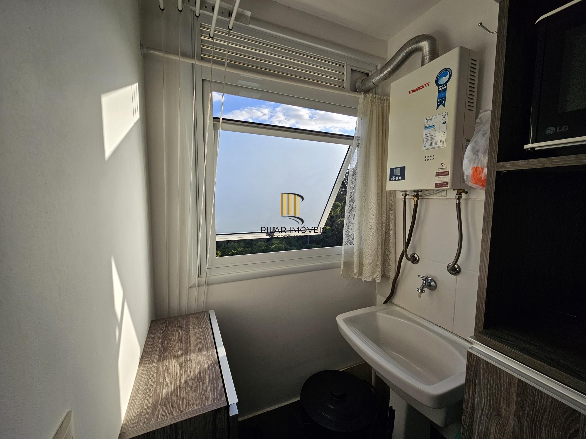 Apartamento 2 dormitórios com vaga coberta