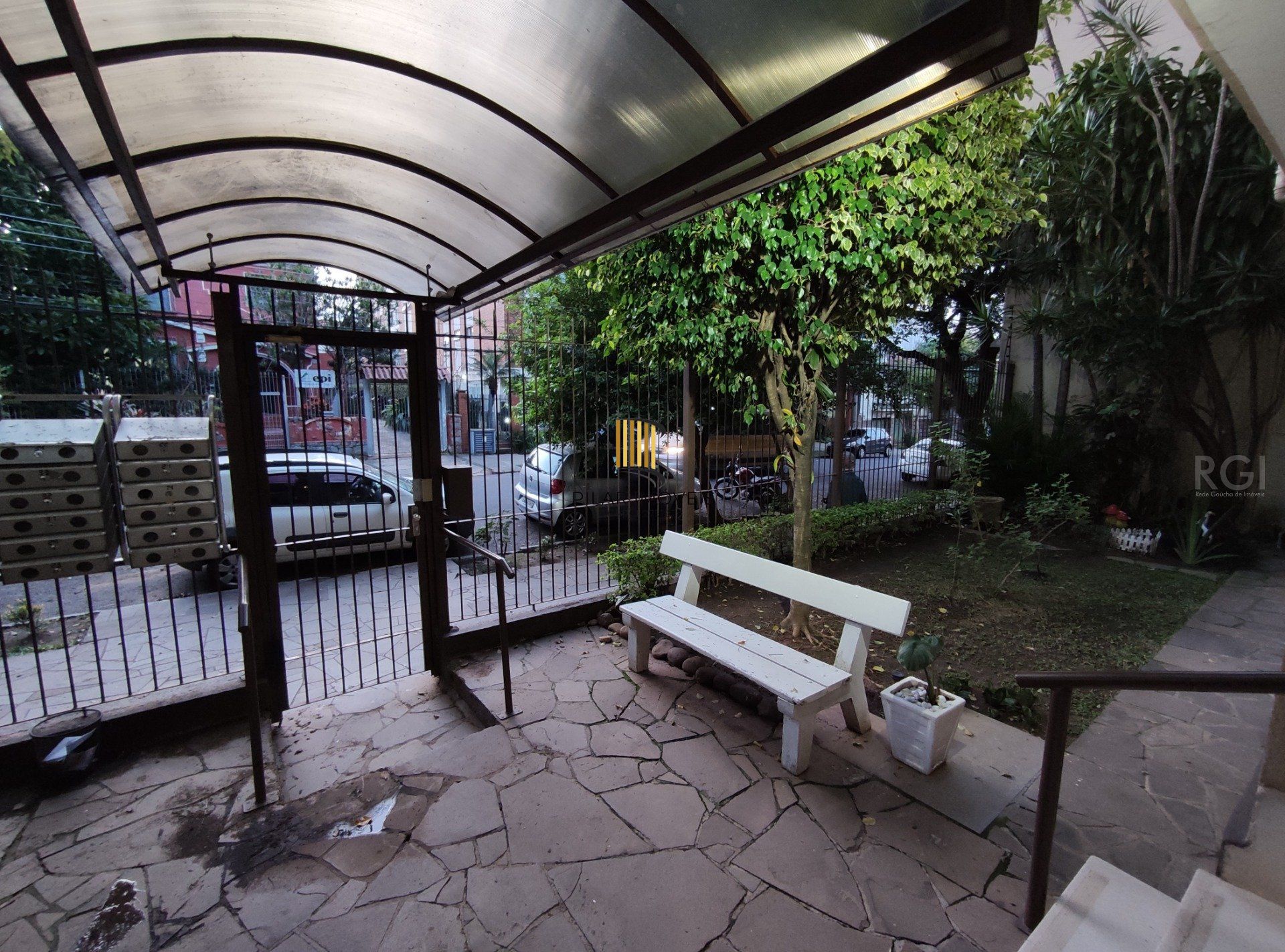 Apartamento para Venda - 60.44m², 2 dormitórios, 1 vaga - Petrópolis