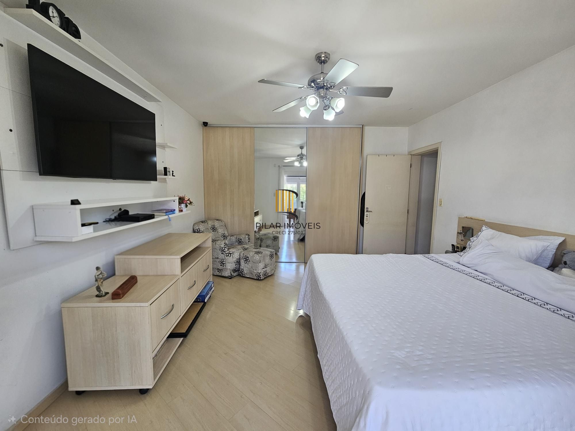 SOBRADO COM 3 SUÍTES + DORMITÓRIOS NO TÉRRREO | PISCINA | E MUITO MAIS