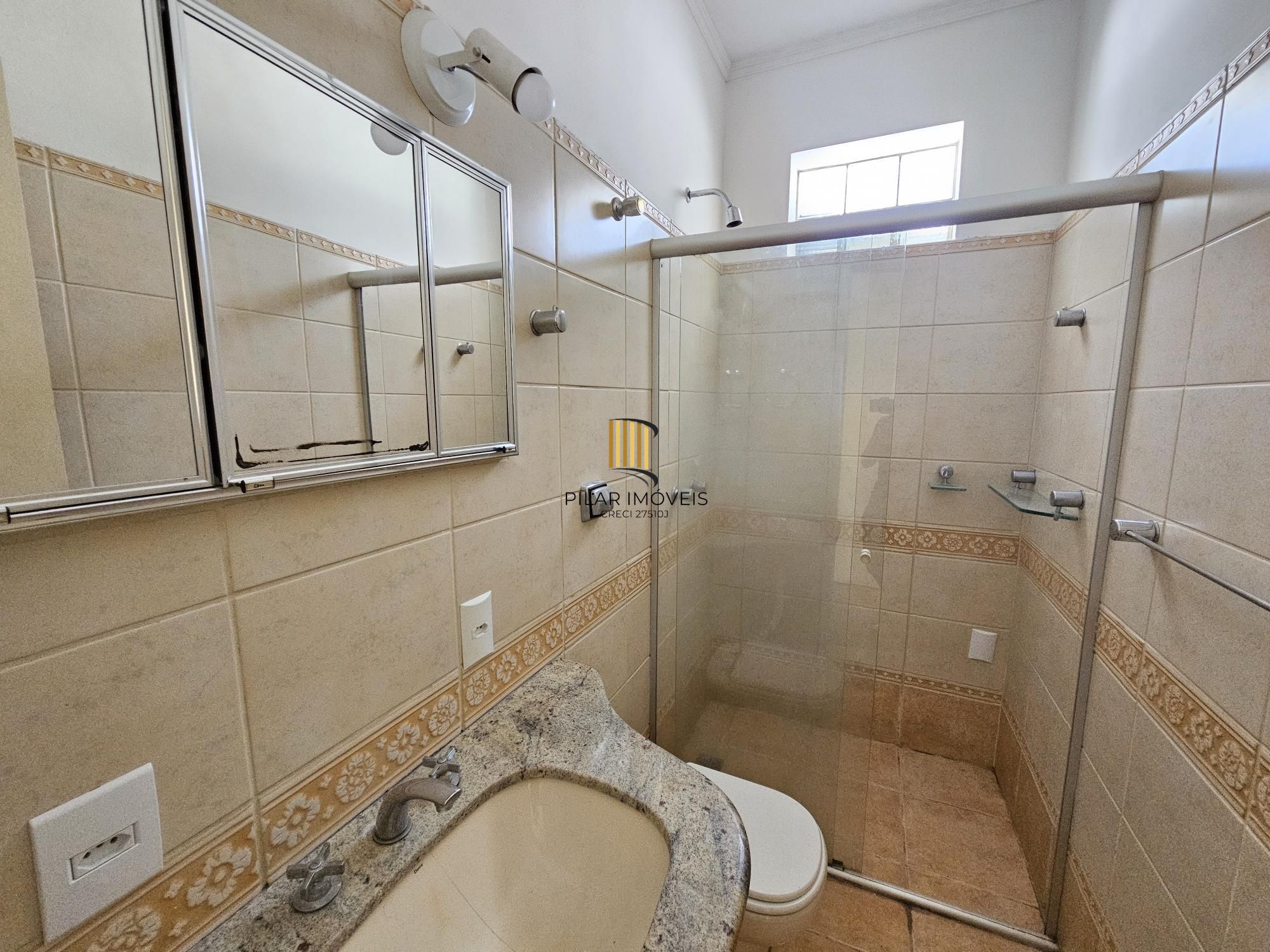 CASA EXCLUSIVA NO BAIRRO TRÊS FIGUEIRAS