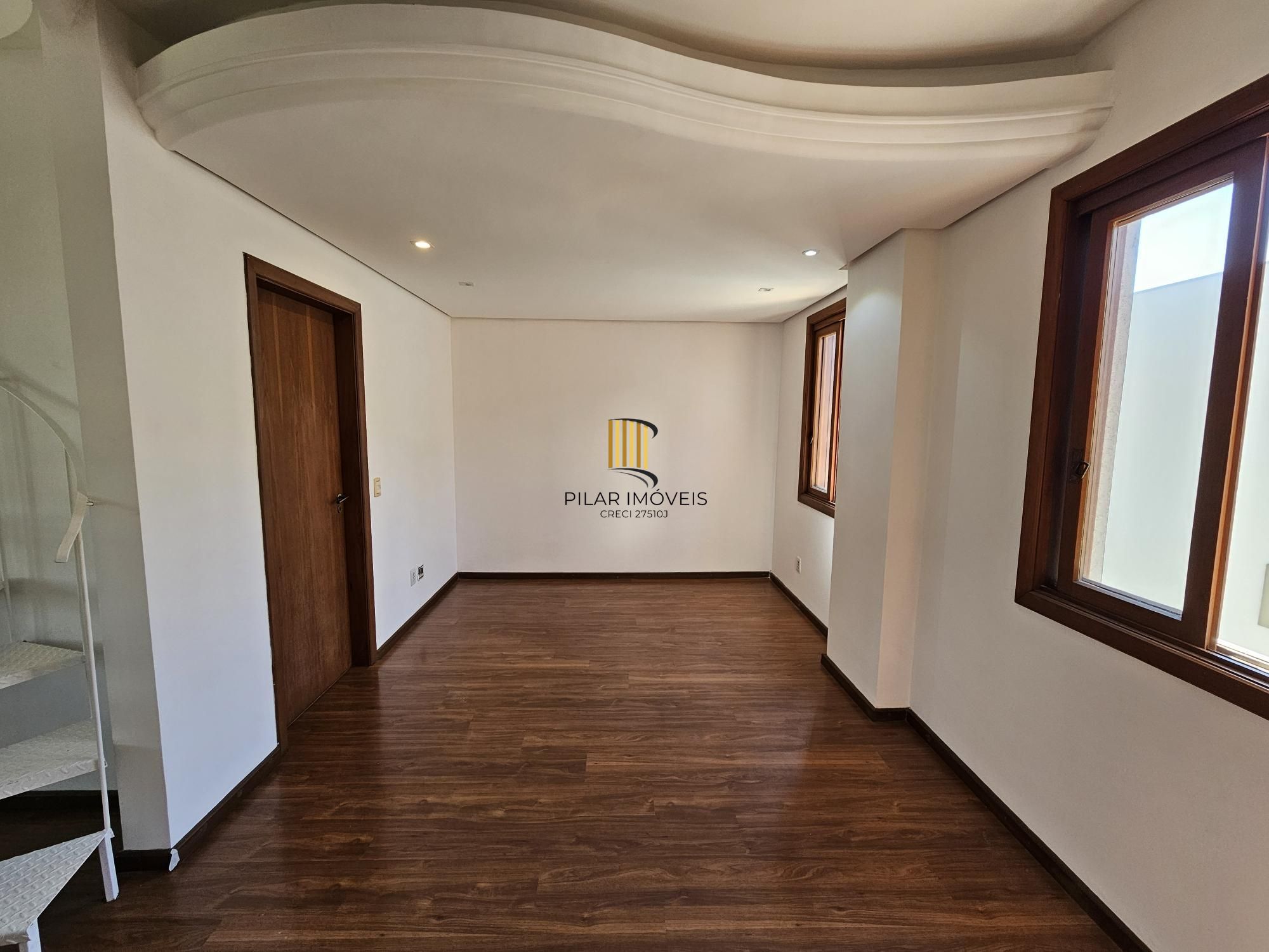 Cobertura 3 dormitórios com vaga no Petrópolis