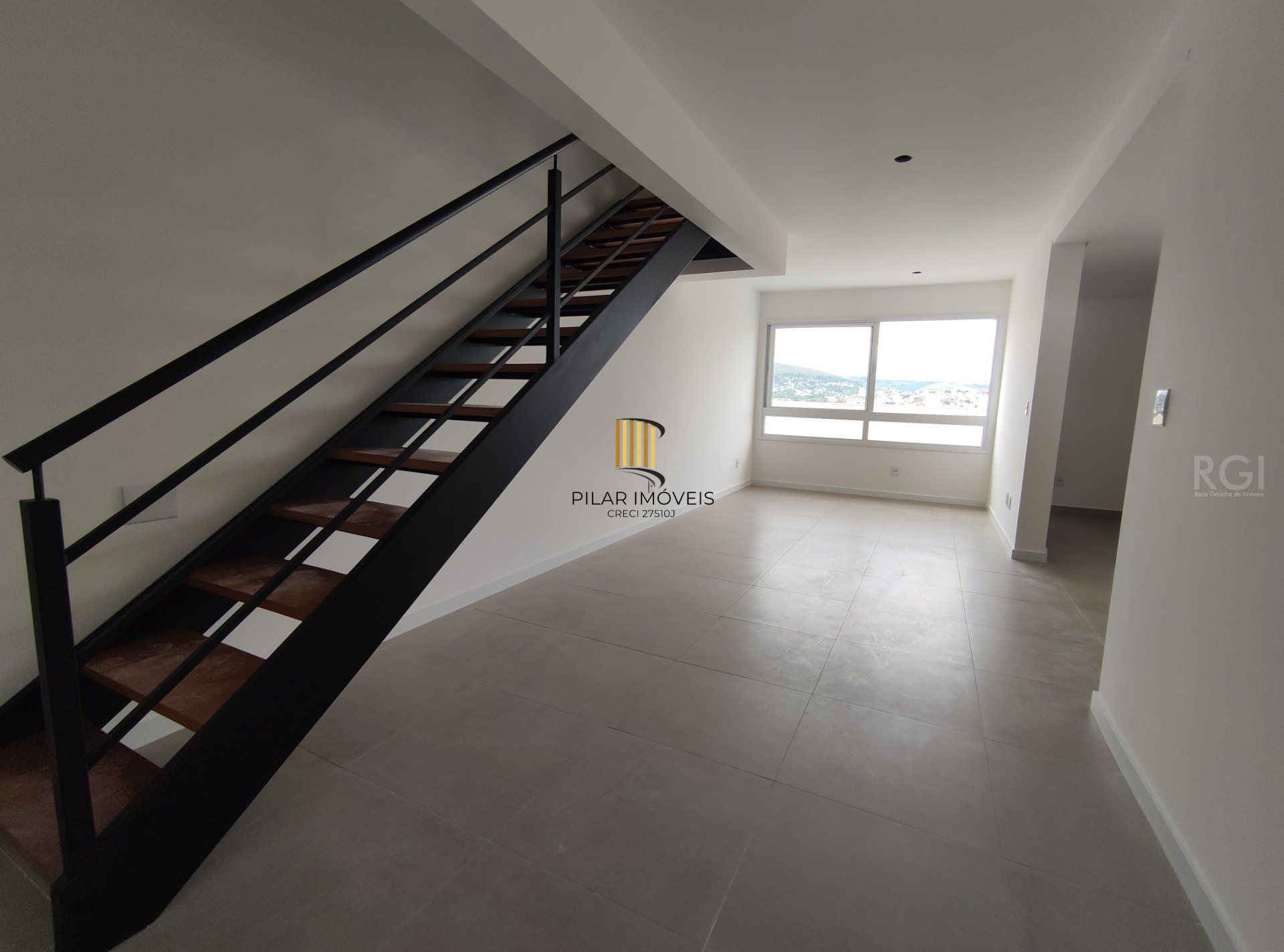 Duplex para Venda - 83.08m², 2 dormitórios, sendo 2 suites, 2 vagas - Petrópolis - Pilar Imóveis