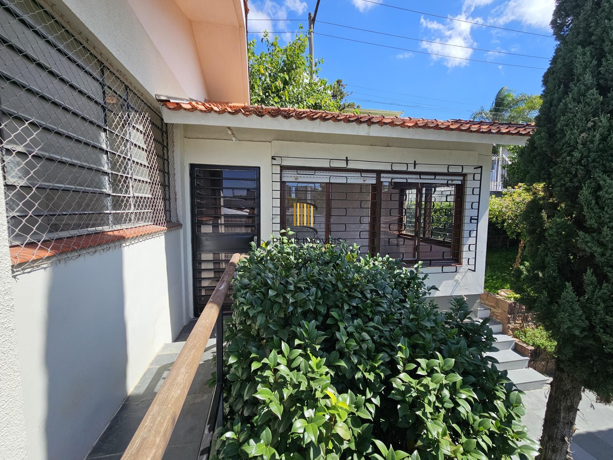 CASA EXCLUSIVA NO BAIRRO TRÊS FIGUEIRAS