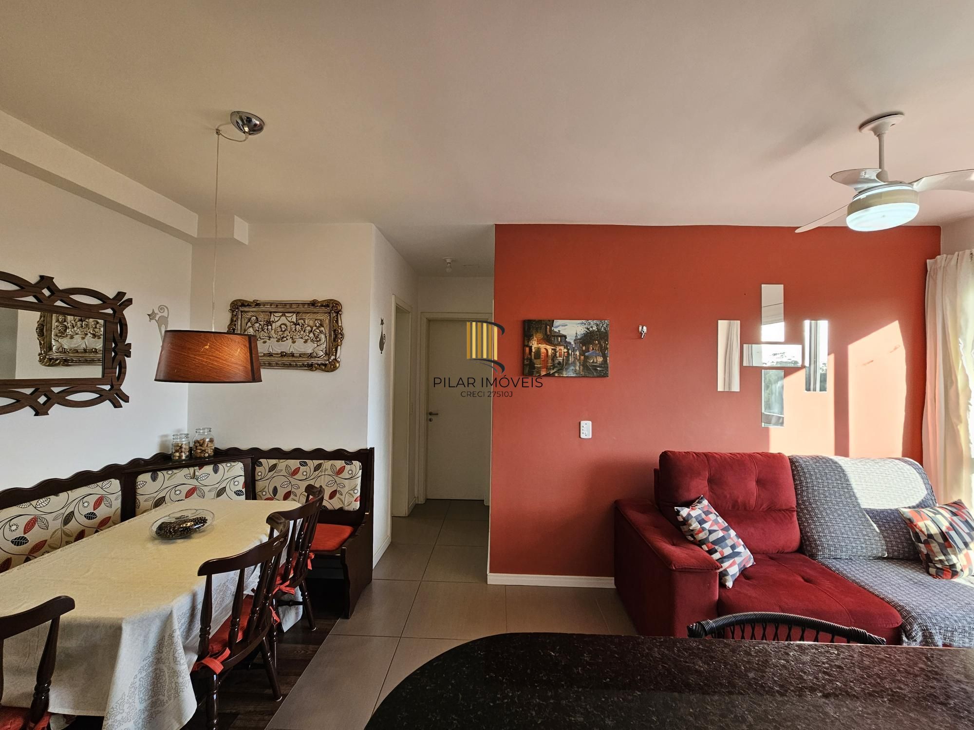 Apartamento 2 dormitórios com vaga coberta