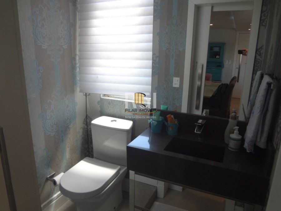 Cobertura para Venda - 267m², 3 dormitórios, sendo 1 suites, 2 vagas - Menino Deus