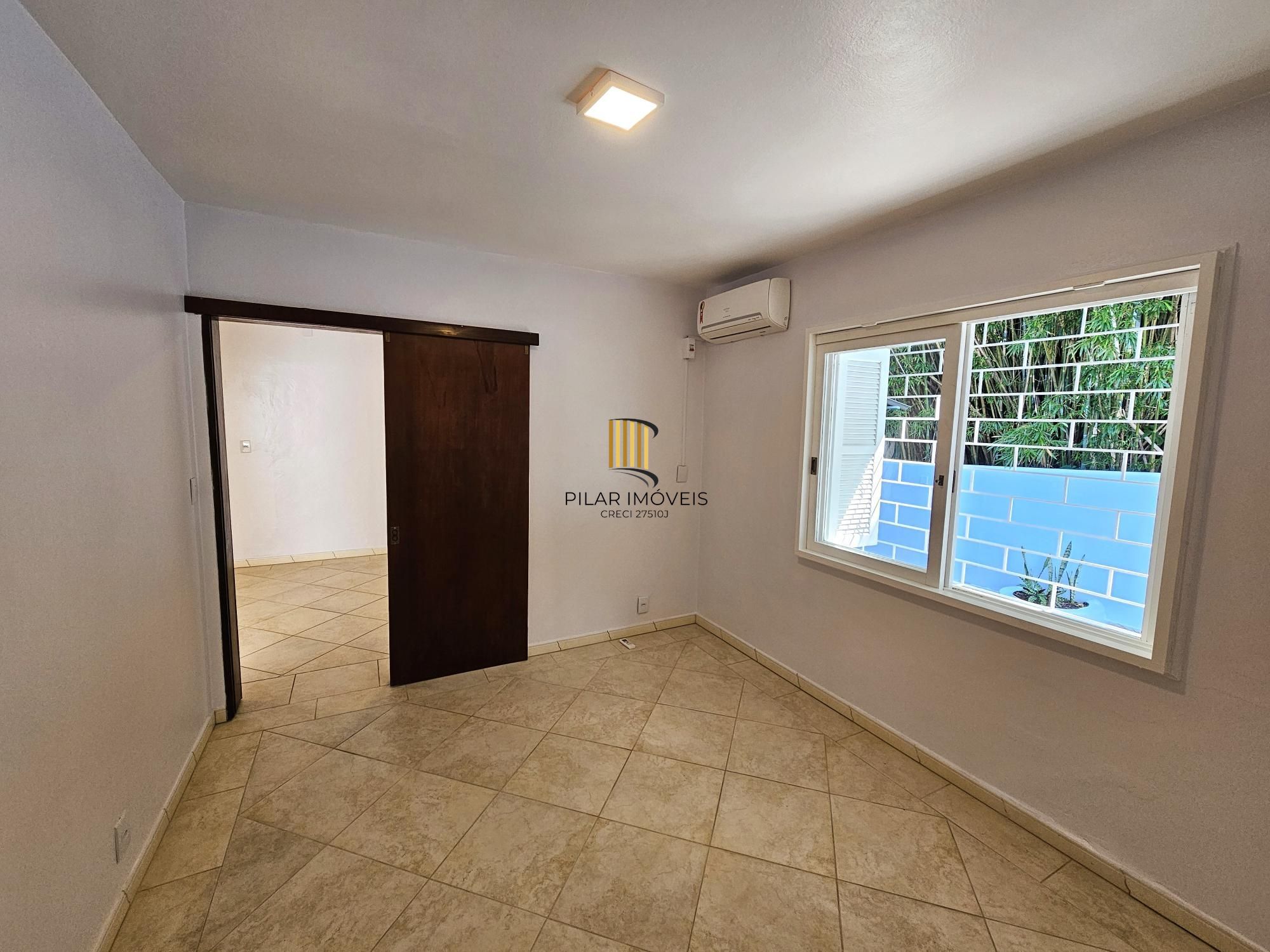 TERRENO COM MAIS DE 790M2 | CASA IMPECÁVEL DE 2 DORMITÓRIOS