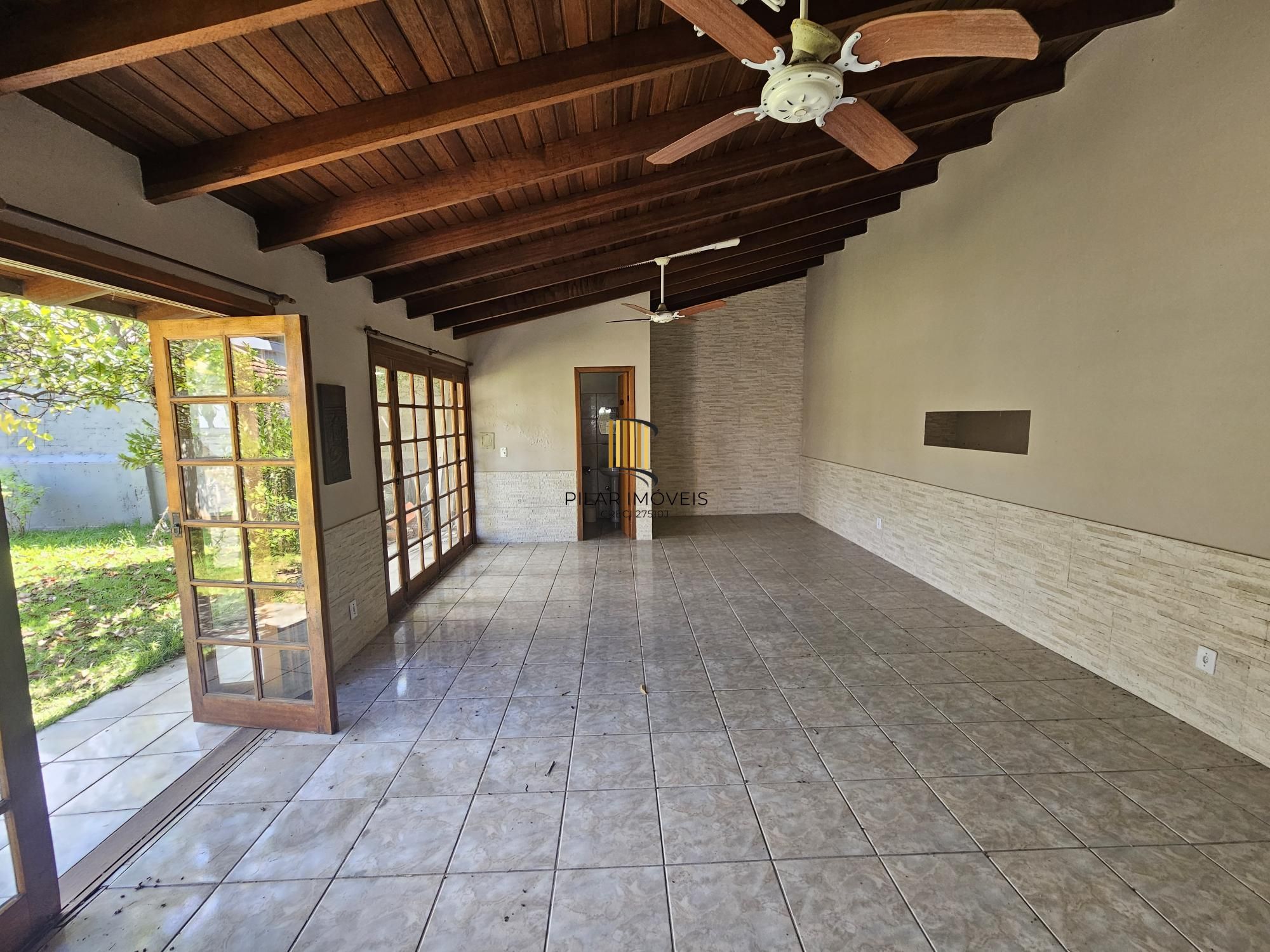 LINDO SOBRADO NO MELHOR PONTO DO BAIRRO TRISTEZA