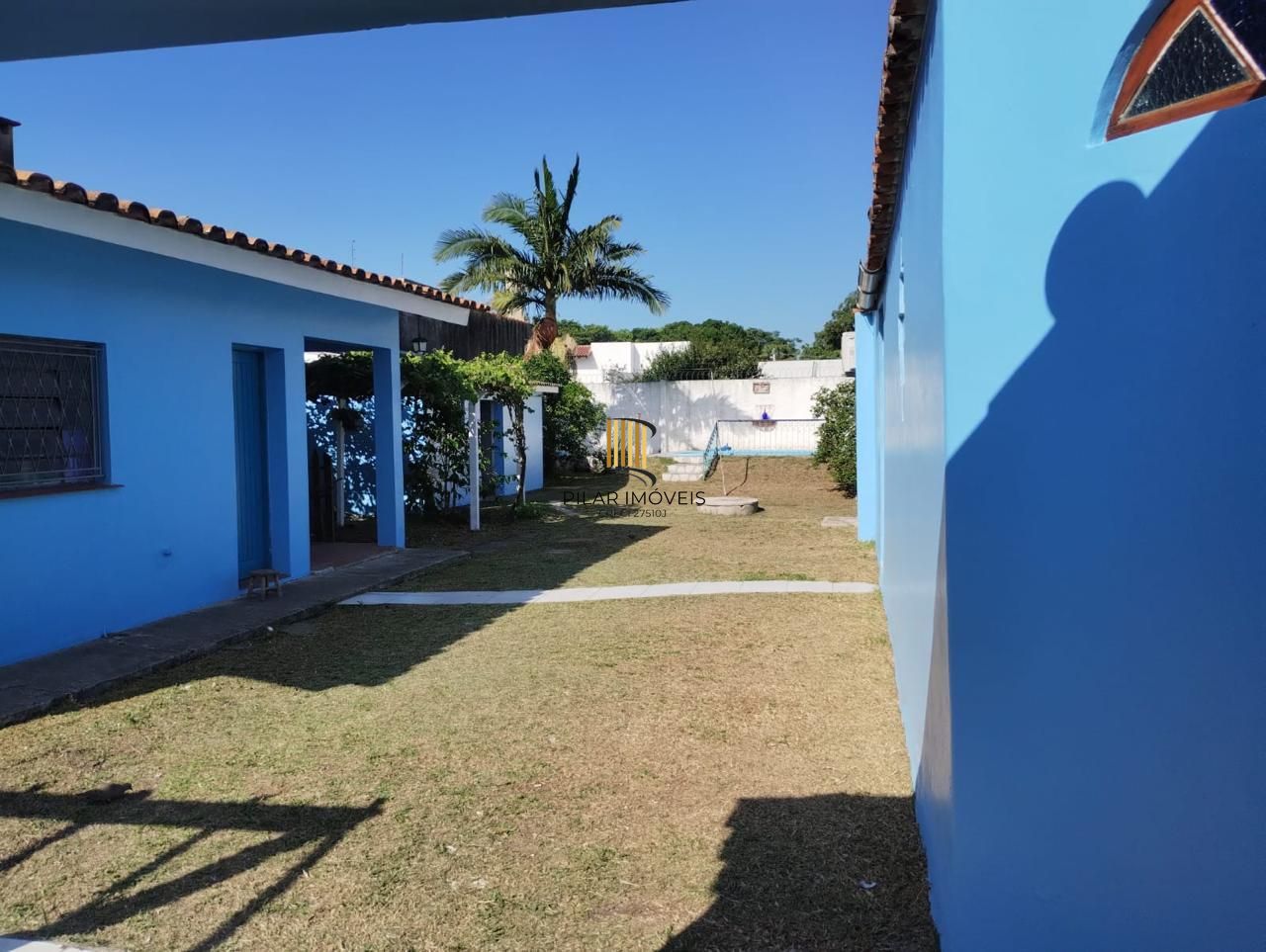 Casa em terreno amplo na Praia do Laranjal, Pelotas 4 quadras da praia