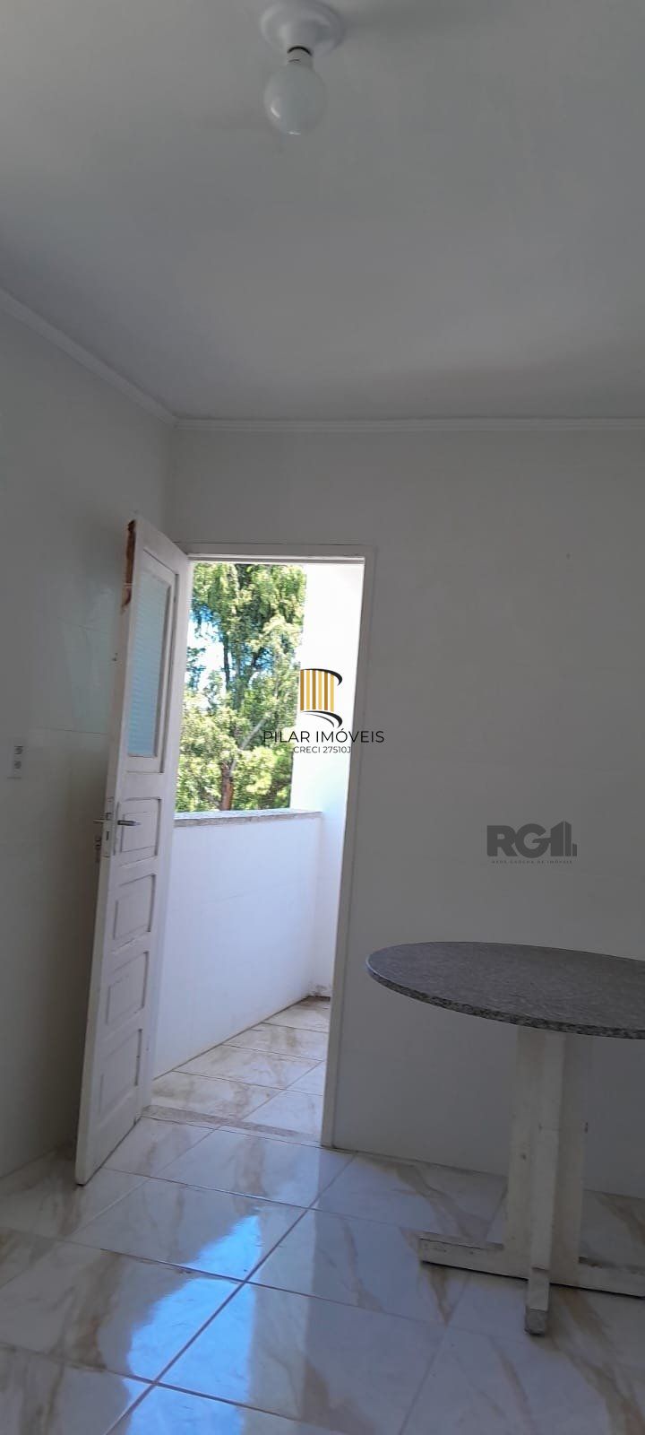AP 3 DORM SEMIMOBILIADO BAIRRO SANTA CECÍLIA 