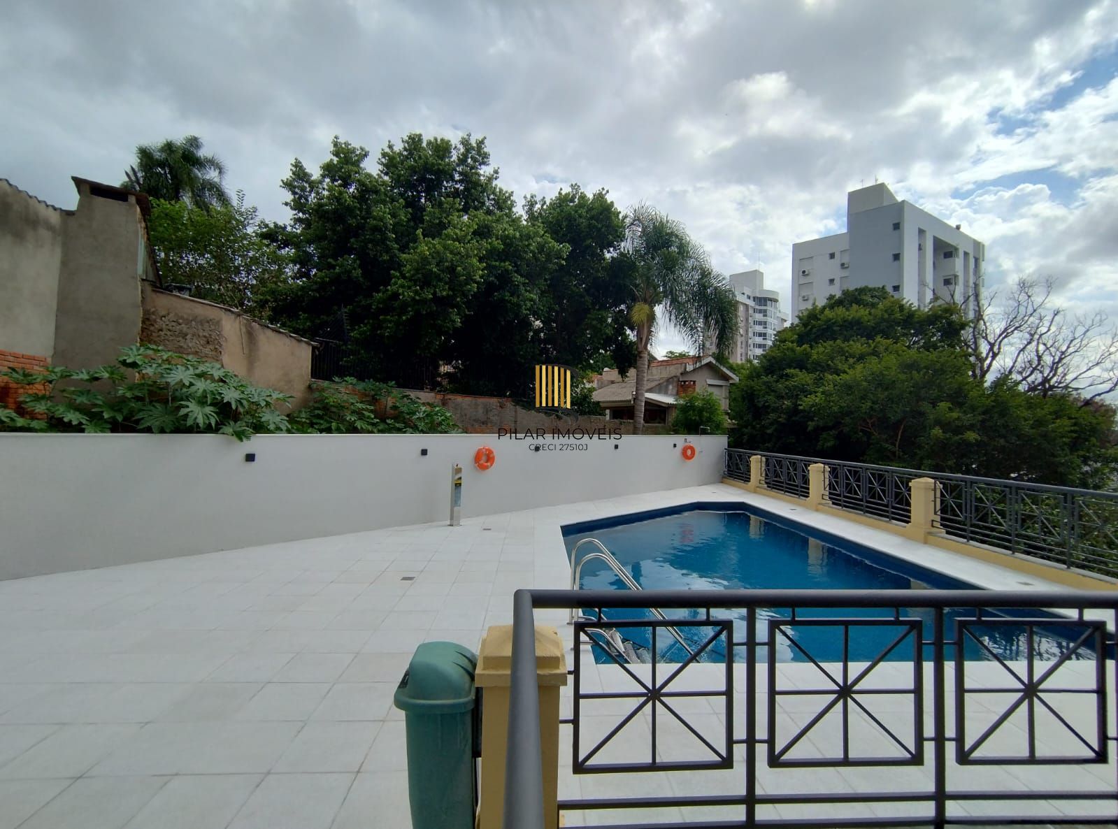 Apartamento 02 Dormitórios e 02 vagas no bairro Higienópolis