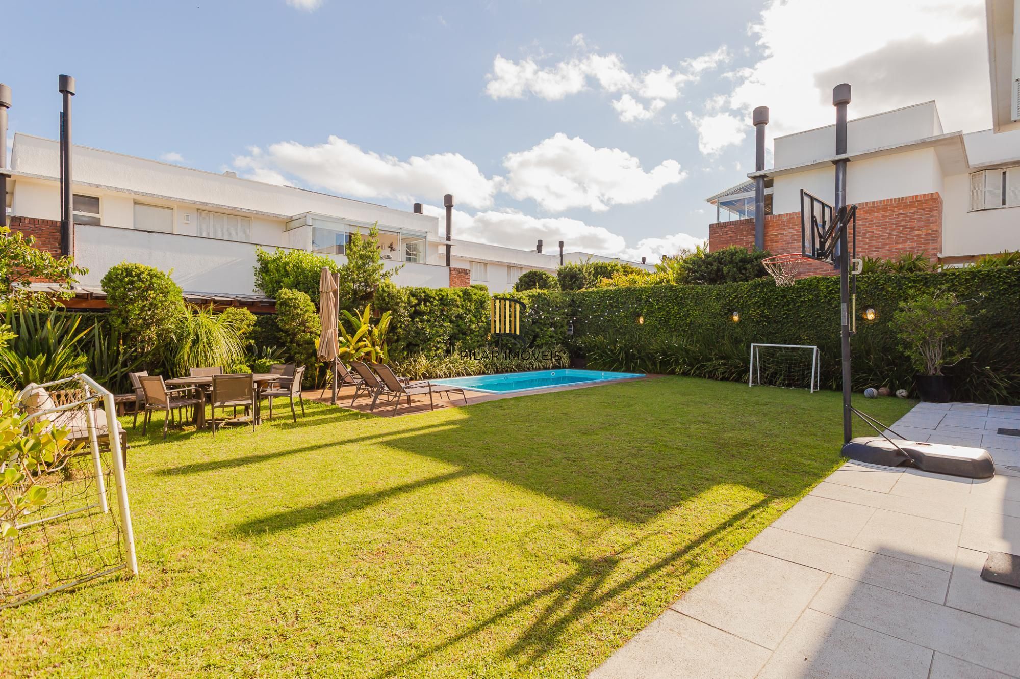 CONDOMINIO ATMOSFERA - CASA MOBILIADA DE 4 SUÍTES COM 4 VAGAS