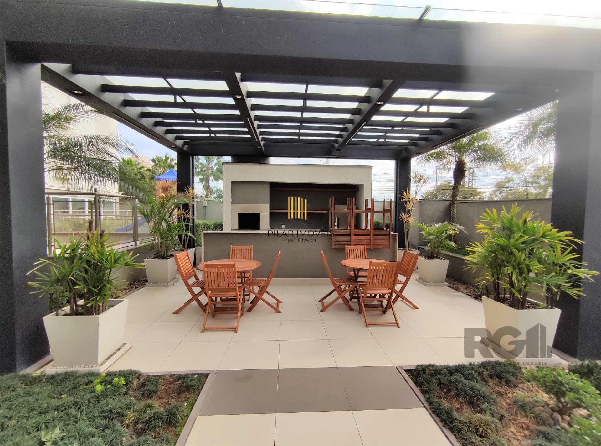 Apartamento 2 dormitórios no bairro Glória