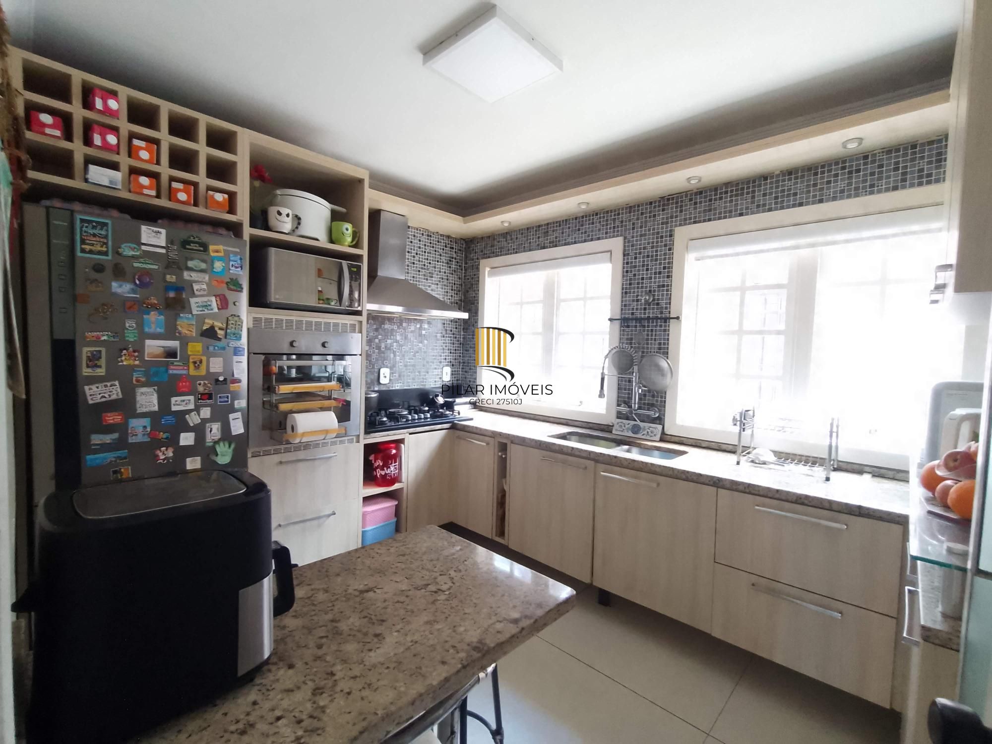 Casa 3 dormitórios em condomínio de luxo próximo ao Shopping Iguatemi