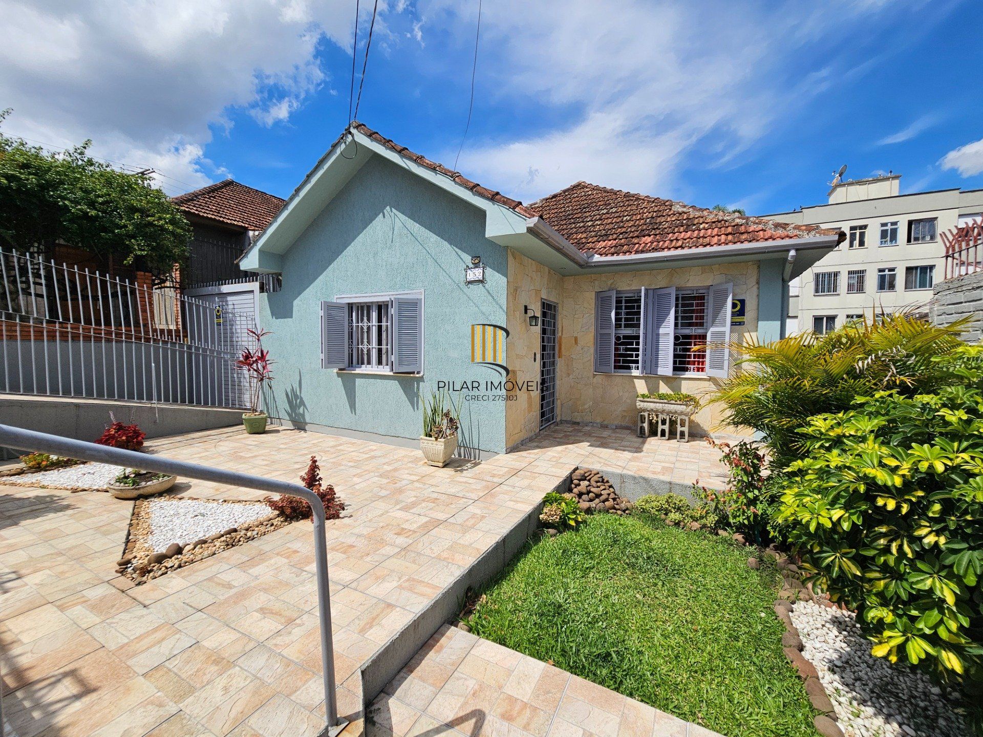 Casa 3 dormitórios no bairro Jardim do Salso - Pilar Imóveis