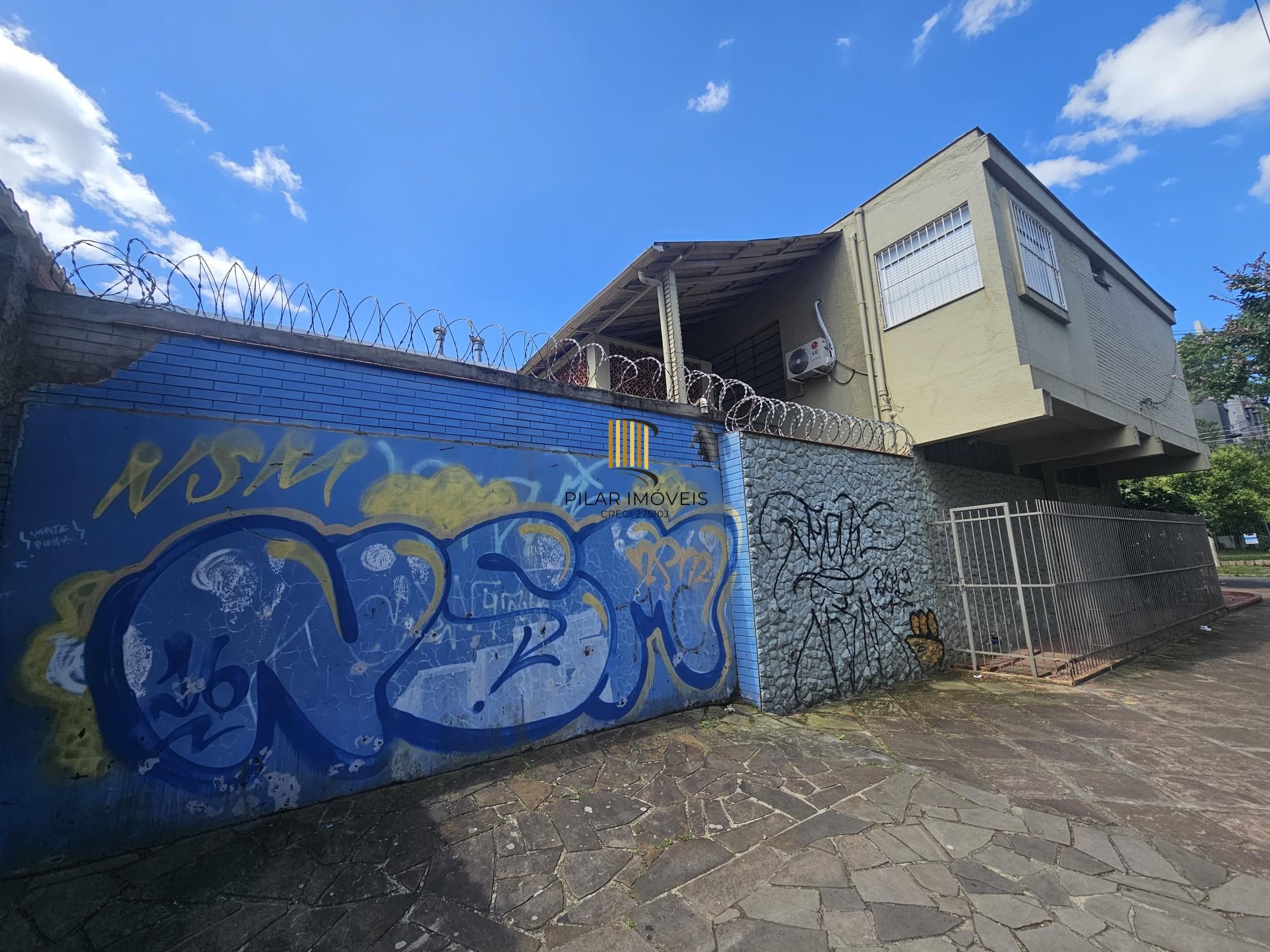 CASA COMERCIAL TOP NO BAIRRO SANTA CECÍLIA