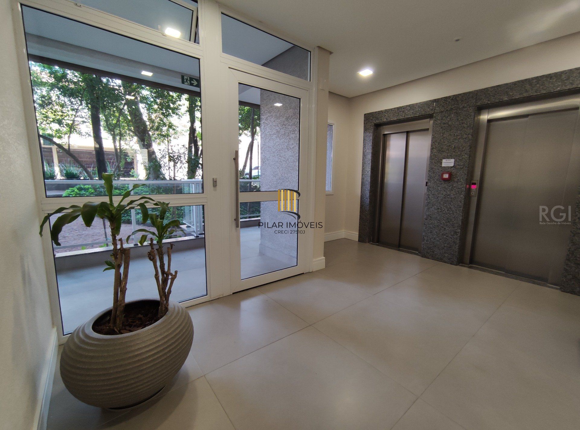 Apartamento para Venda - 68.11m², 3 dormitórios, sendo 1 suites, 2 vagas - Santo Antonio
