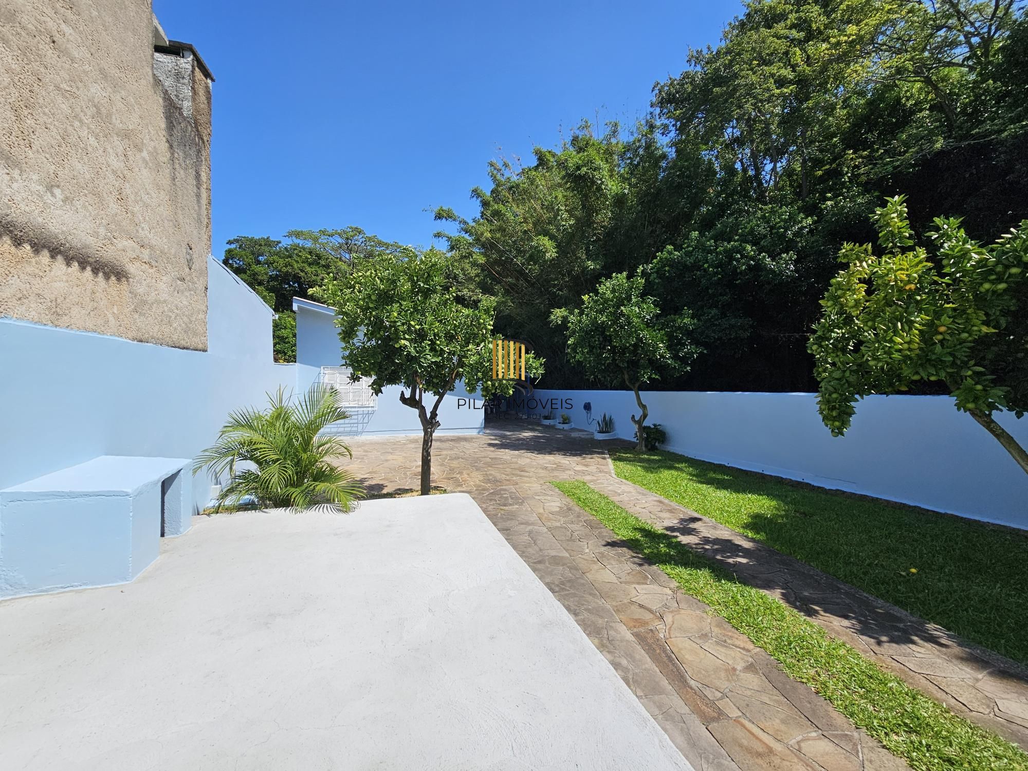 TERRENO COM MAIS DE 790M2 | CASA IMPECÁVEL DE 2 DORMITÓRIOS