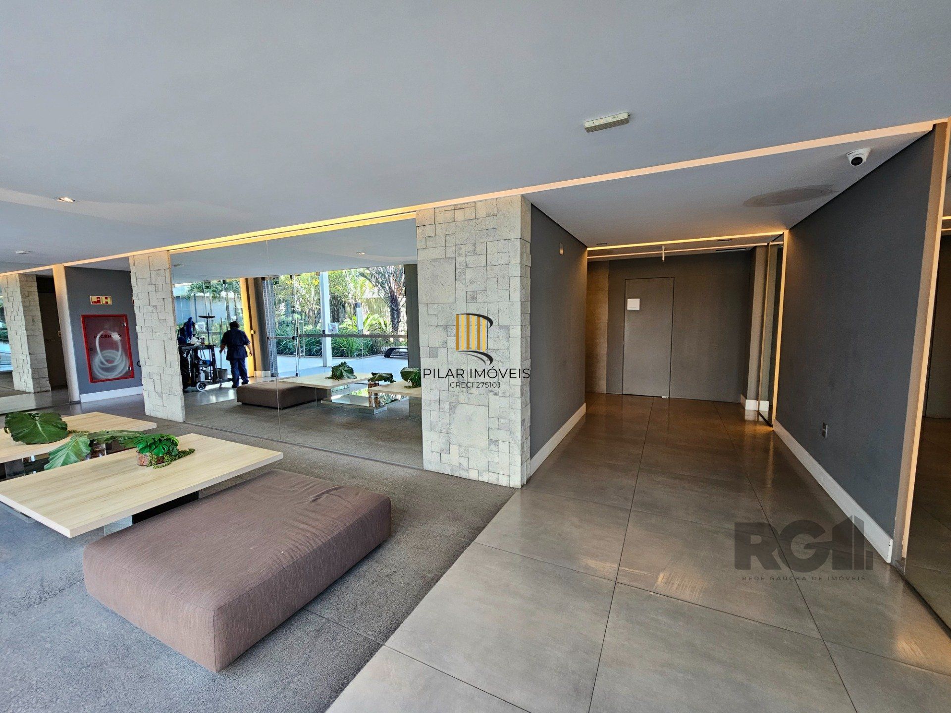 Apartamento para Venda - 67.43m², 2 dormitórios, sendo 1 suites, 2 vagas - Jardim Lindóia