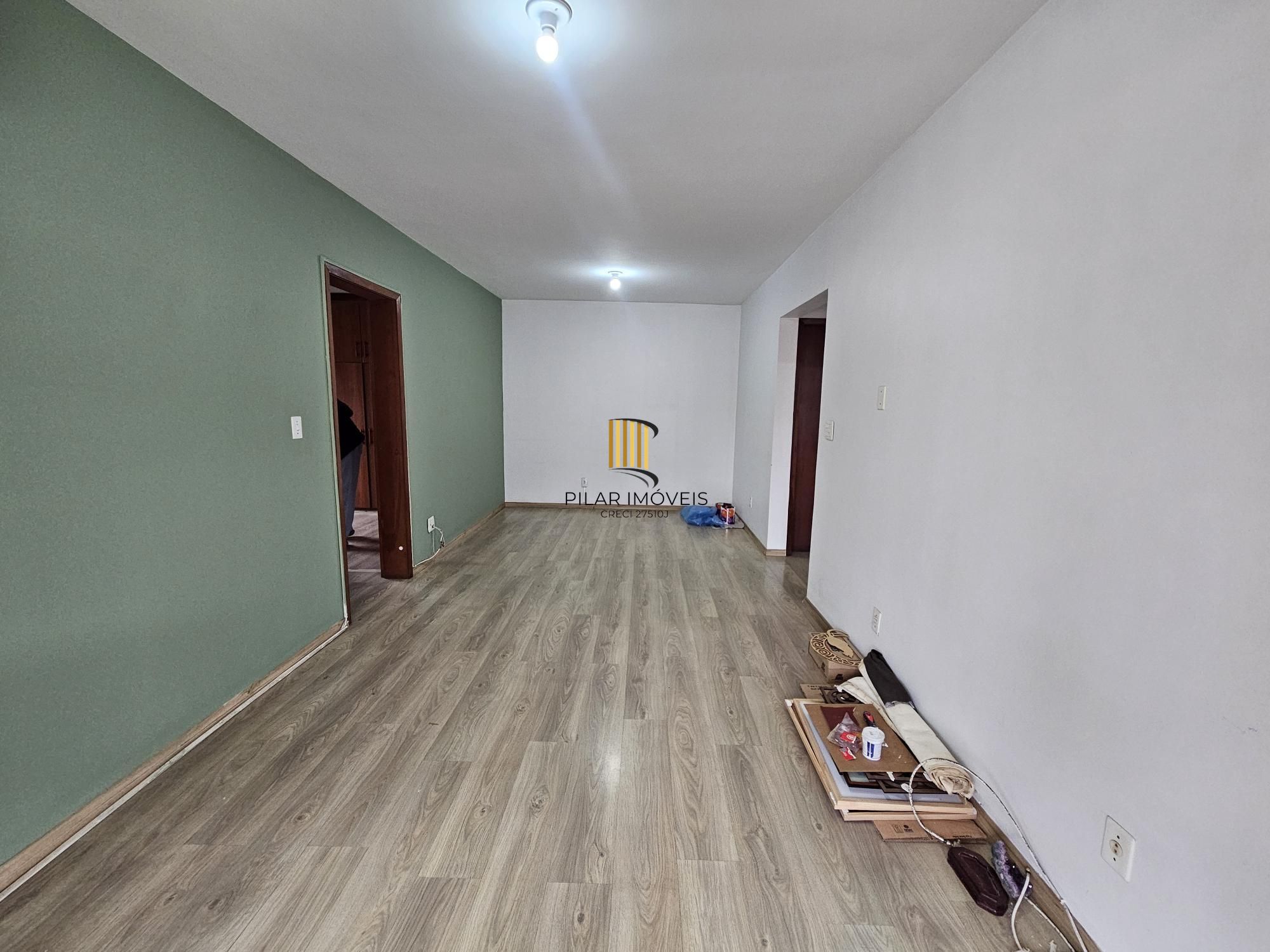 CIDADE BAIXA COM SACADA E VAGA DE GARAGEM