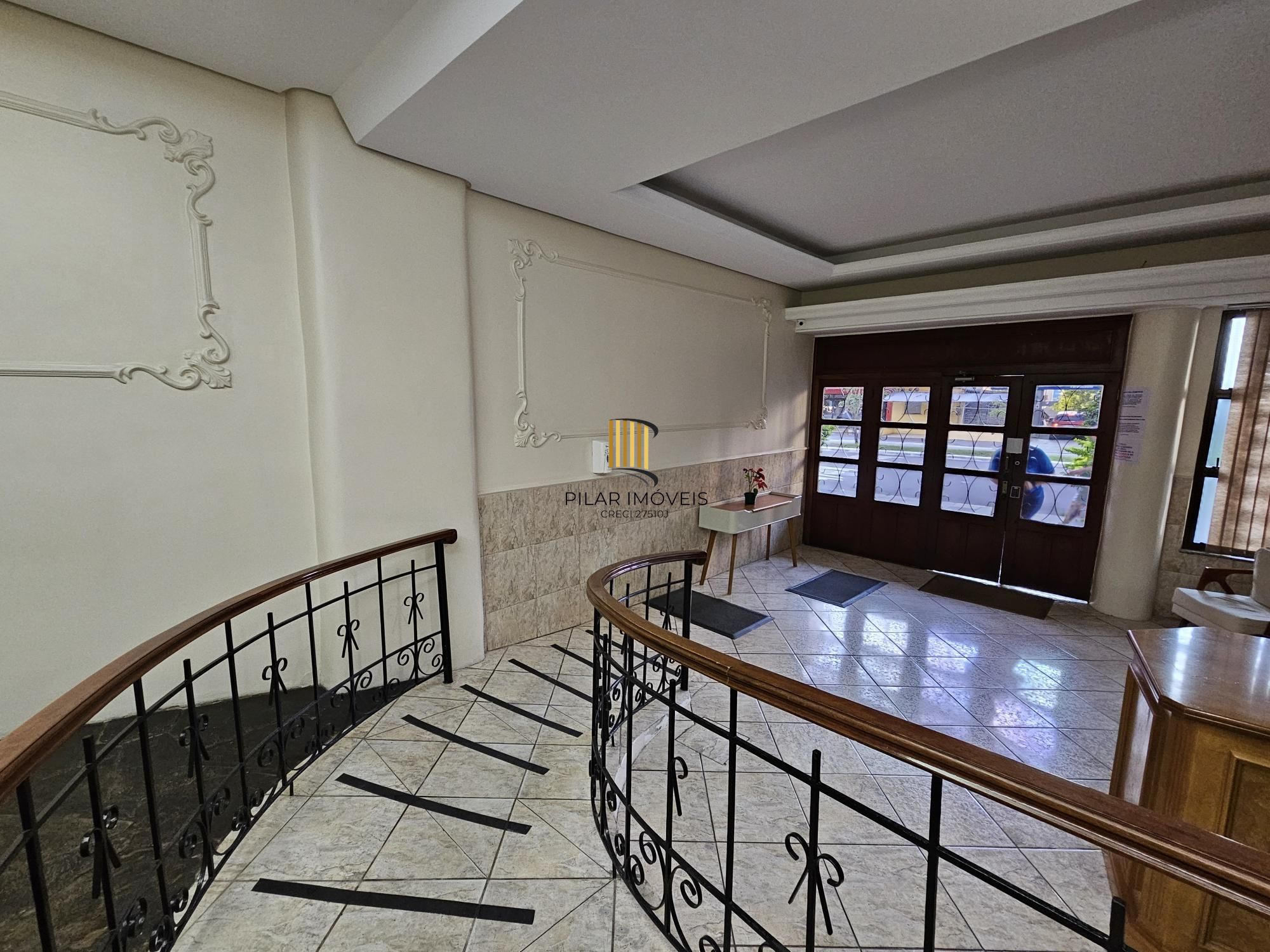 Apartamento 3 dormitórios de frente com vista e elevador no Moinhos de Vento