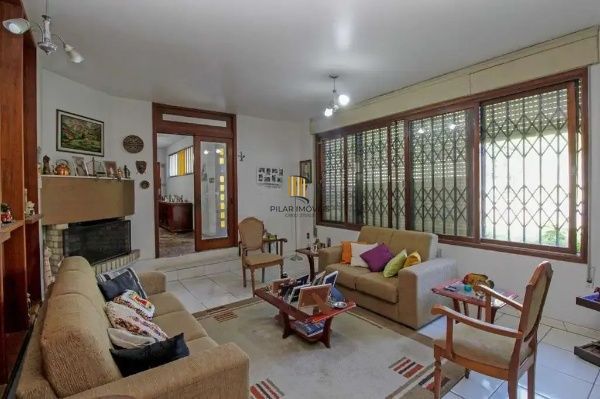 Casa 3 dormitórios ampla, perto da PUC