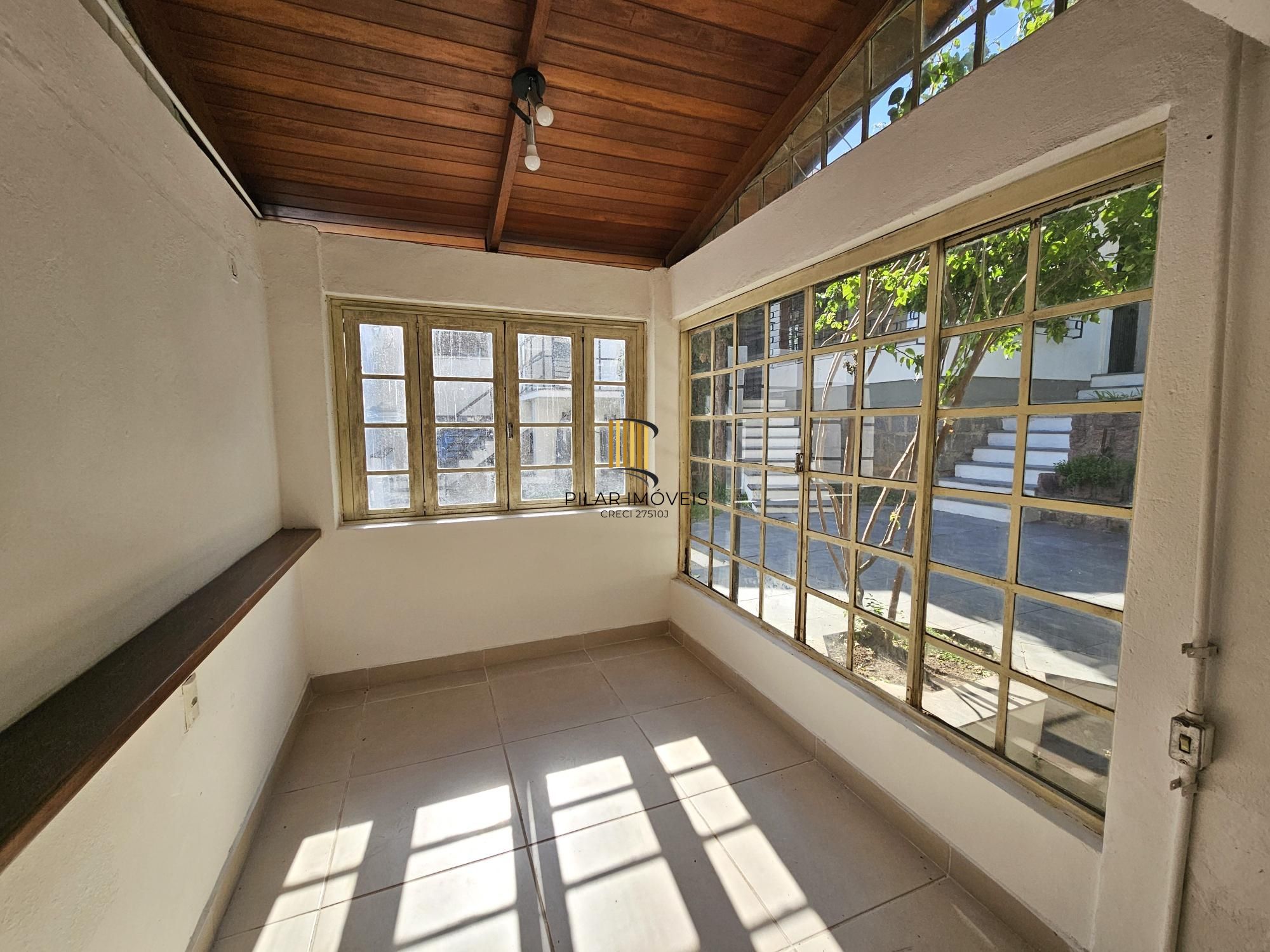 CASA EXCLUSIVA NO BAIRRO TRÊS FIGUEIRAS