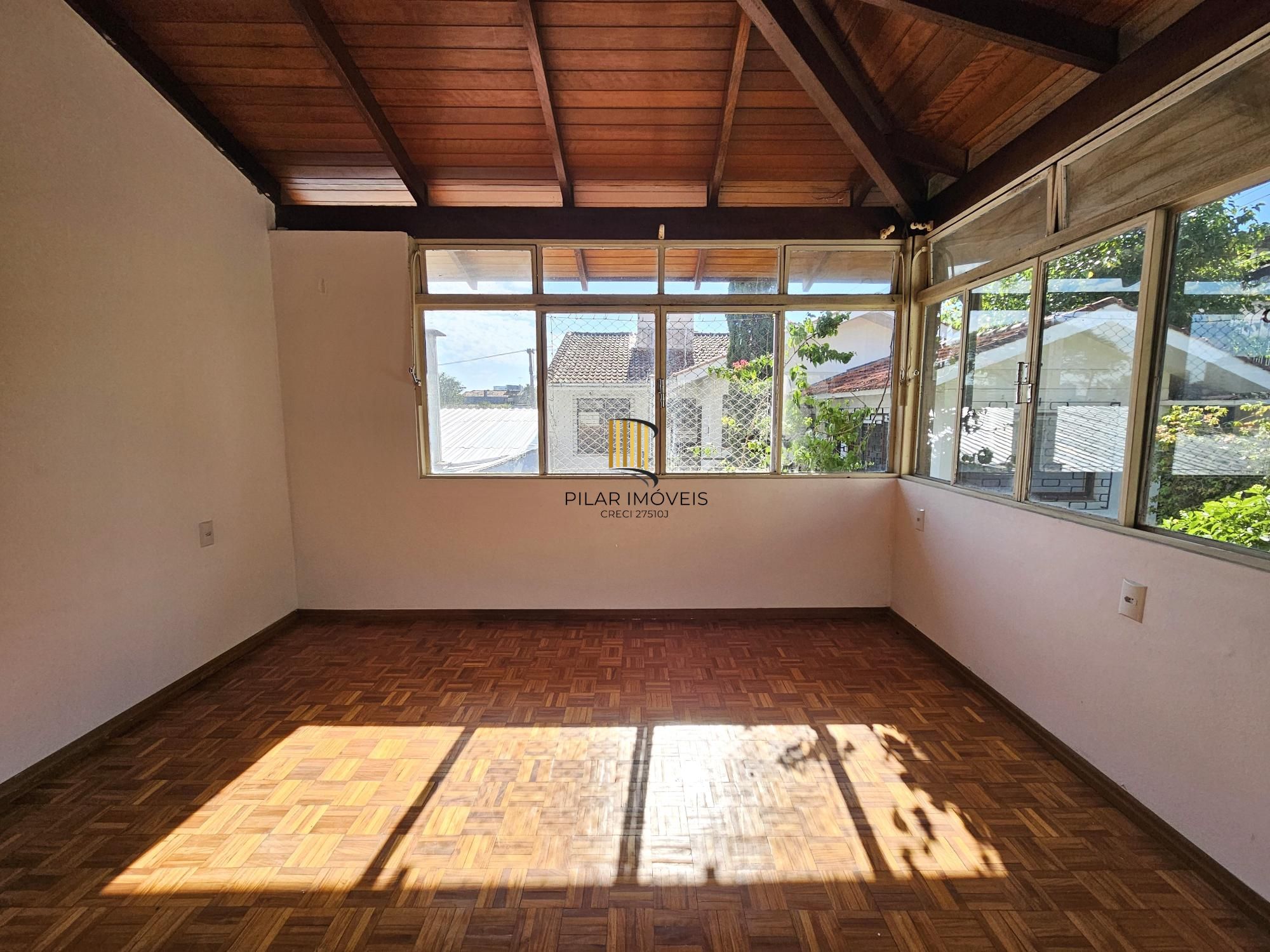 CASA EXCLUSIVA NO BAIRRO TRÊS FIGUEIRAS