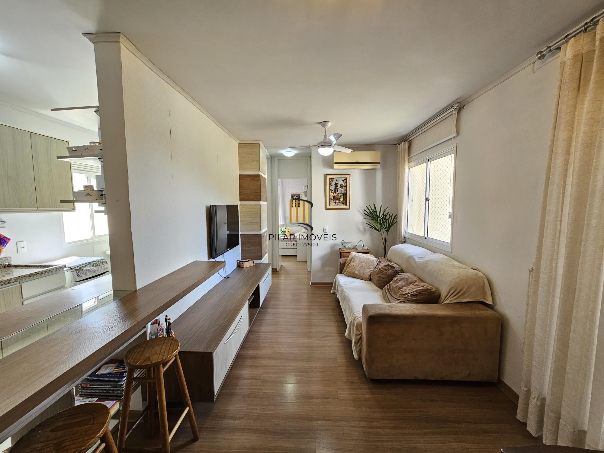 Apartamento 2 dormitórios mobiliado com vaga e elevador no Alto Petrópolis