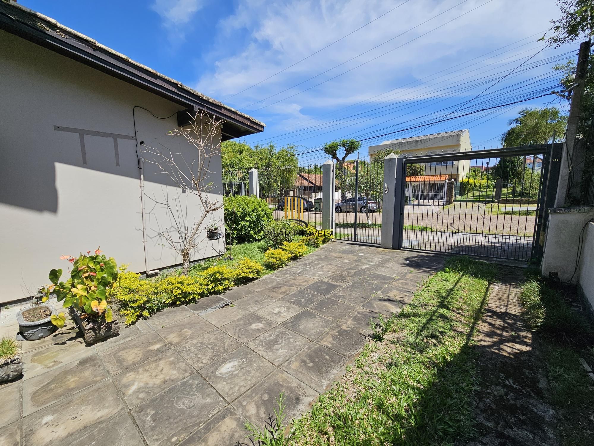 LINDO SOBRADO NO MELHOR PONTO DO BAIRRO TRISTEZA