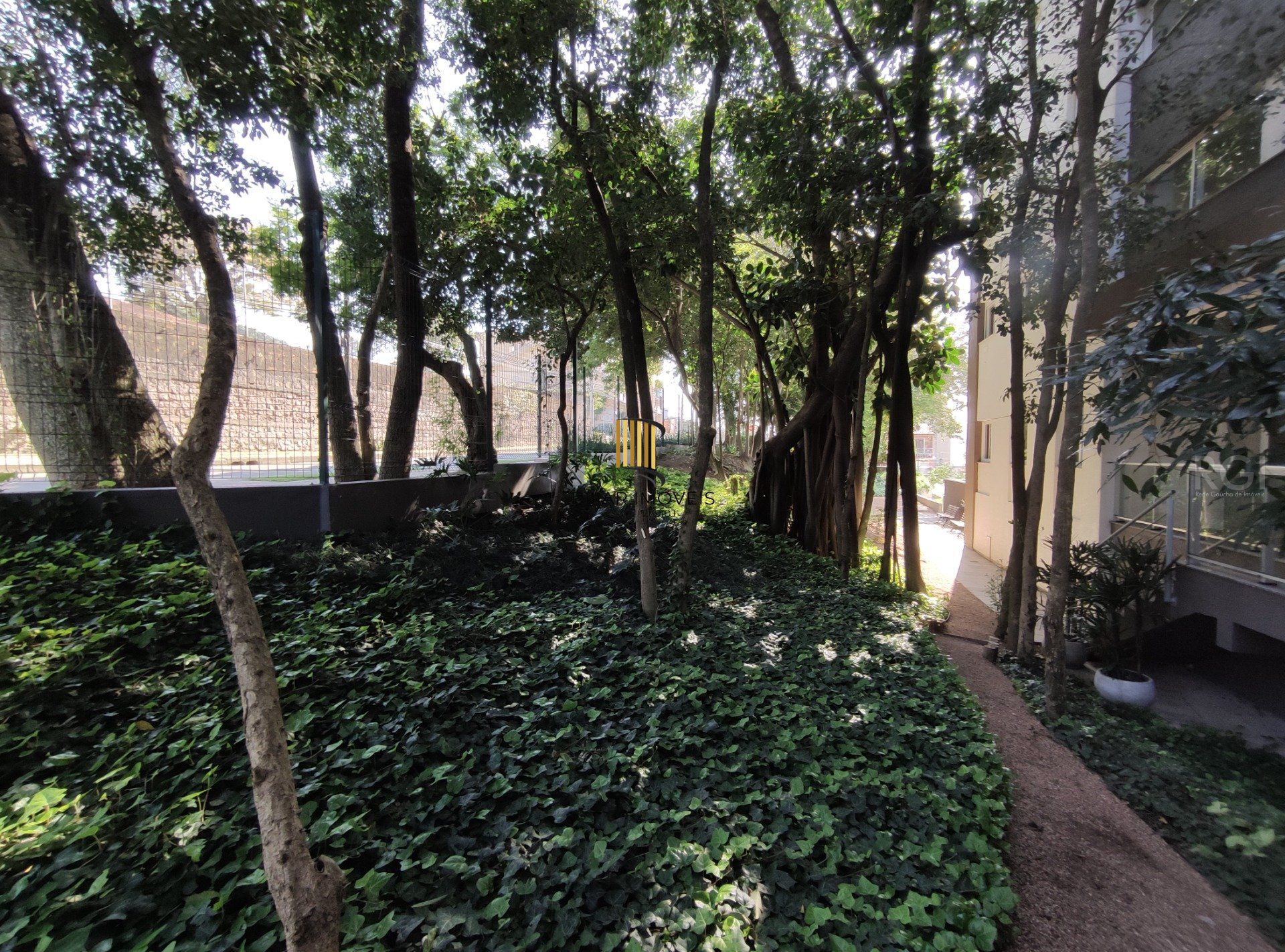 Apartamento para Venda - 68.11m², 3 dormitórios, sendo 1 suites, 2 vagas - Santo Antonio