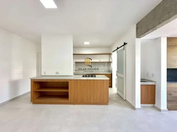 Apartamento 2 dormitórios, sacada com churrasqueira no Cristo Redentor