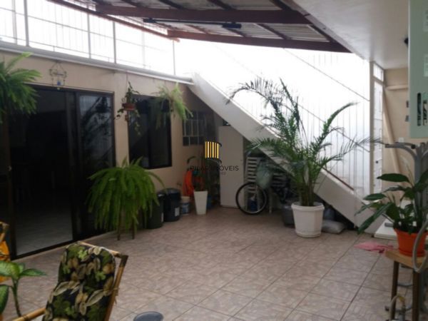 Casa para Venda - 435.6m², 2 dormitórios, 3 vagas - Cristo Redentor