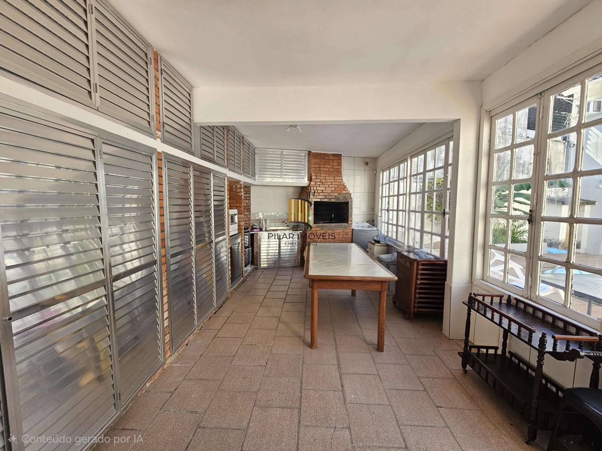 SOBRADO COM 3 SUÍTES + DORMITÓRIOS NO TÉRRREO | PISCINA | E MUITO MAIS