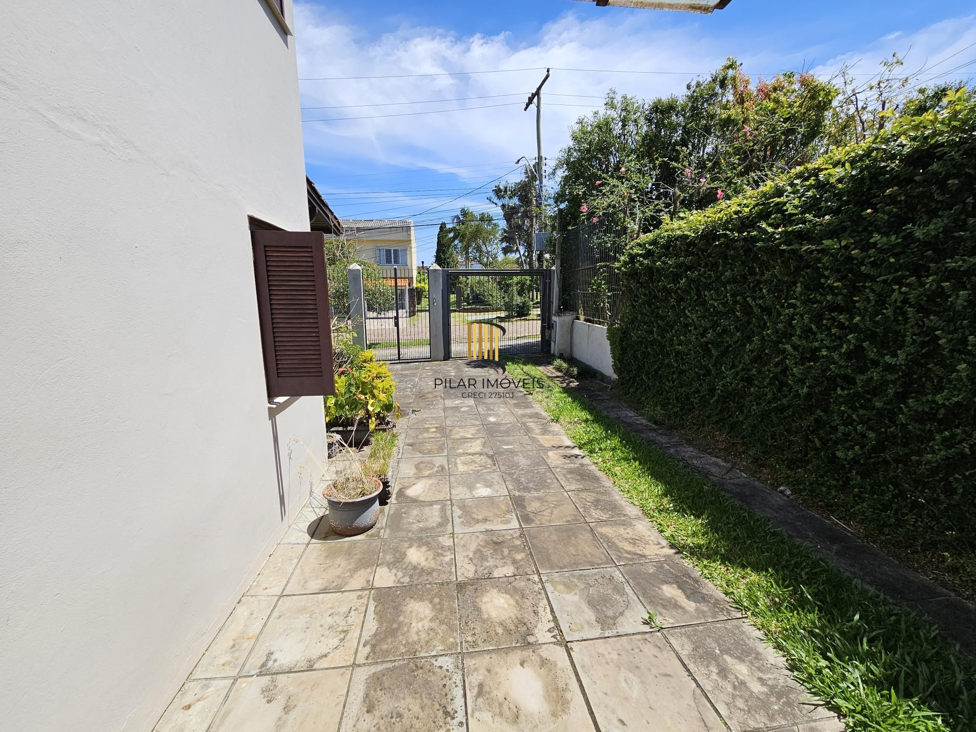 LINDO SOBRADO NO MELHOR PONTO DO BAIRRO TRISTEZA