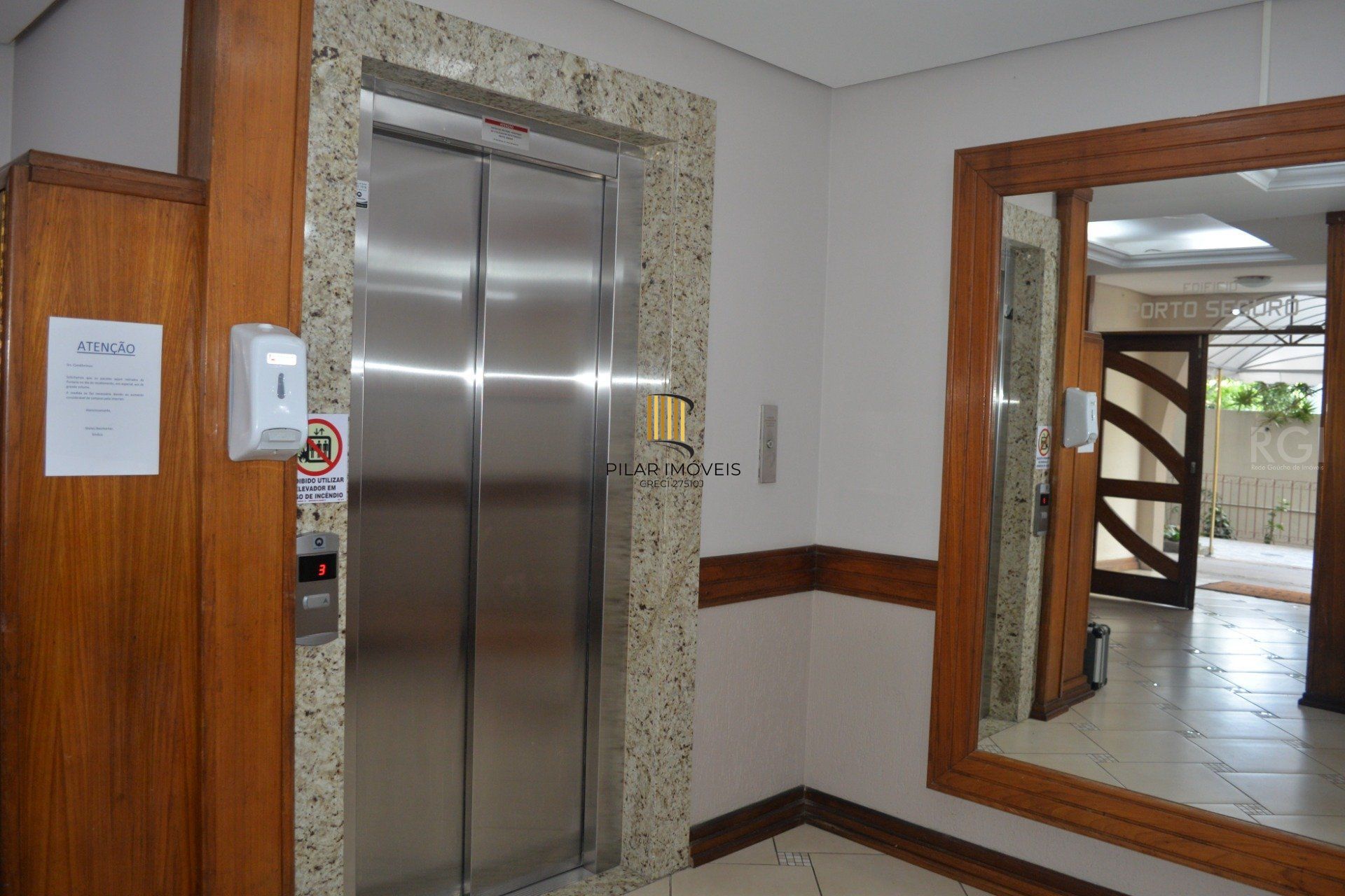 Apartamento para Venda - 120.46m², 3 dormitórios, sendo 1 suites, 1 vaga - Cristal