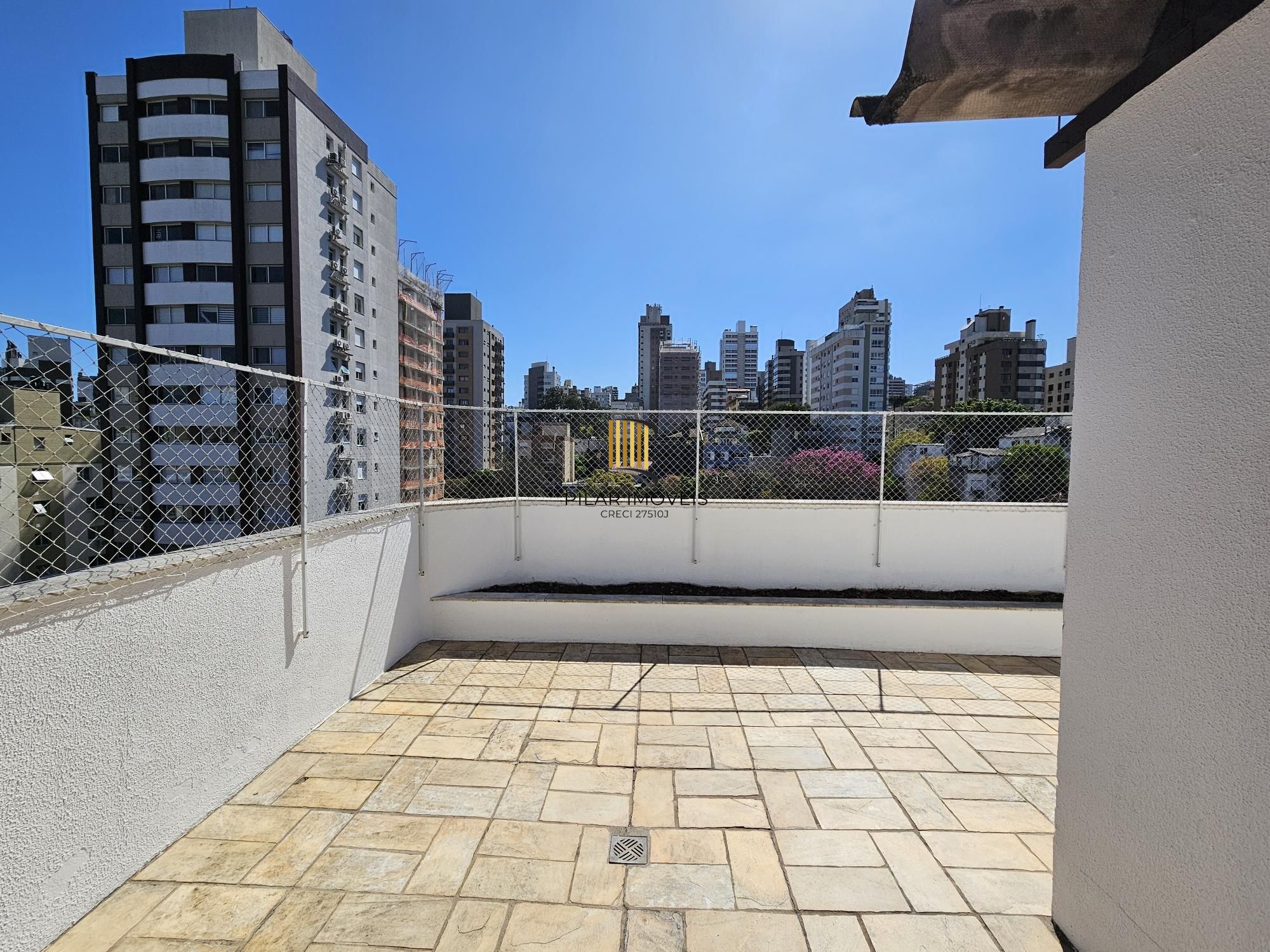 Cobertura 3 dormitórios com vaga no Petrópolis