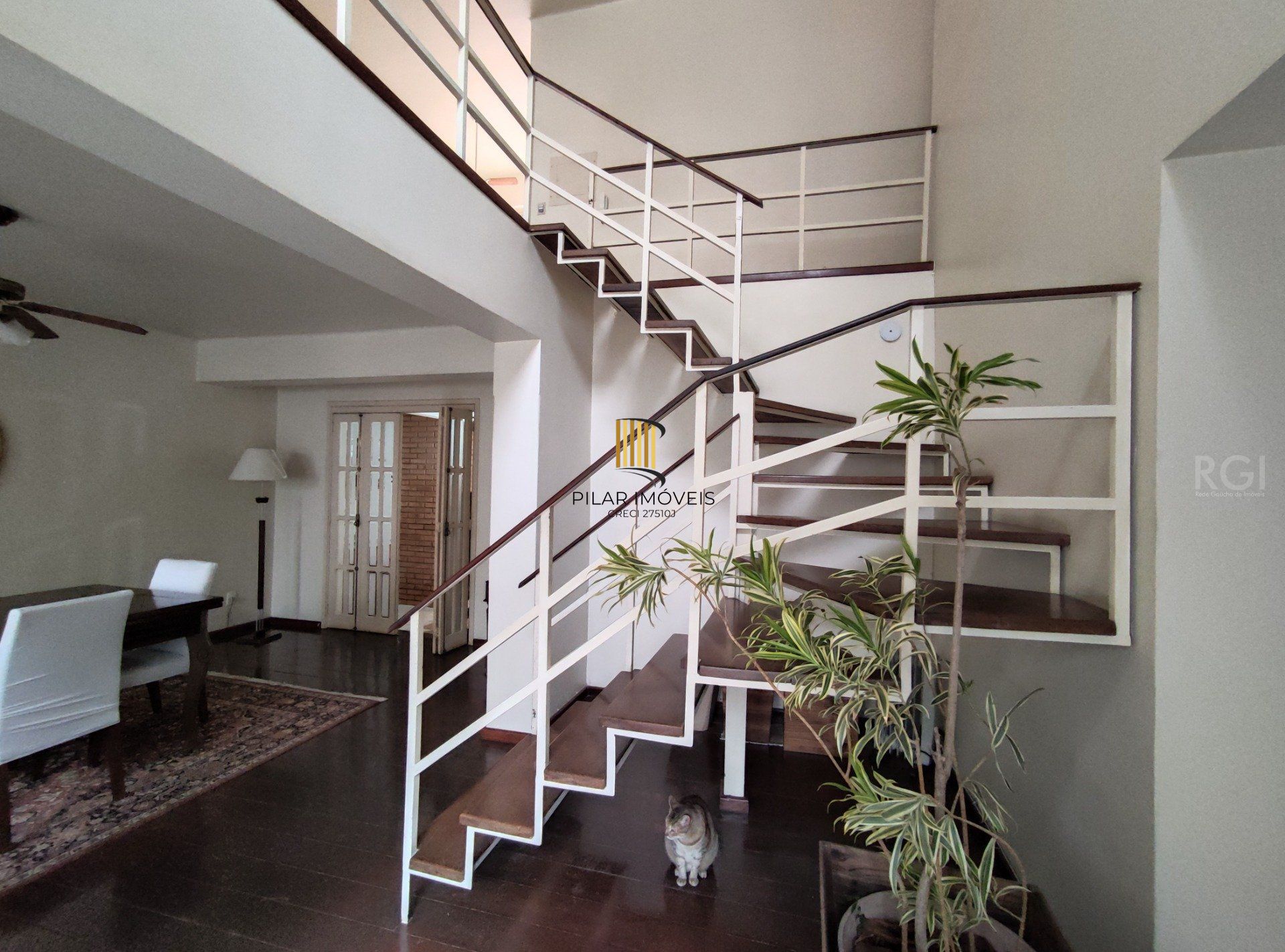 Sobrado para Venda - 345m², 4 dormitórios, sendo 2 suites, 2 vagas - Independência