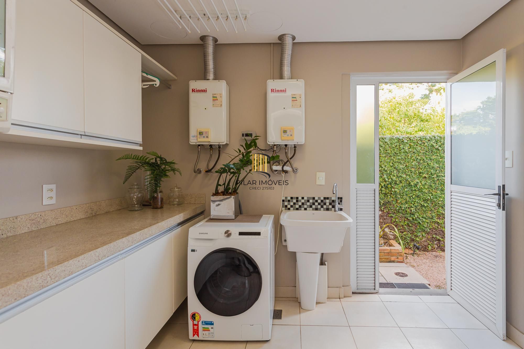 CONDOMINIO ATMOSFERA - CASA MOBILIADA DE 4 SUÍTES COM 4 VAGAS