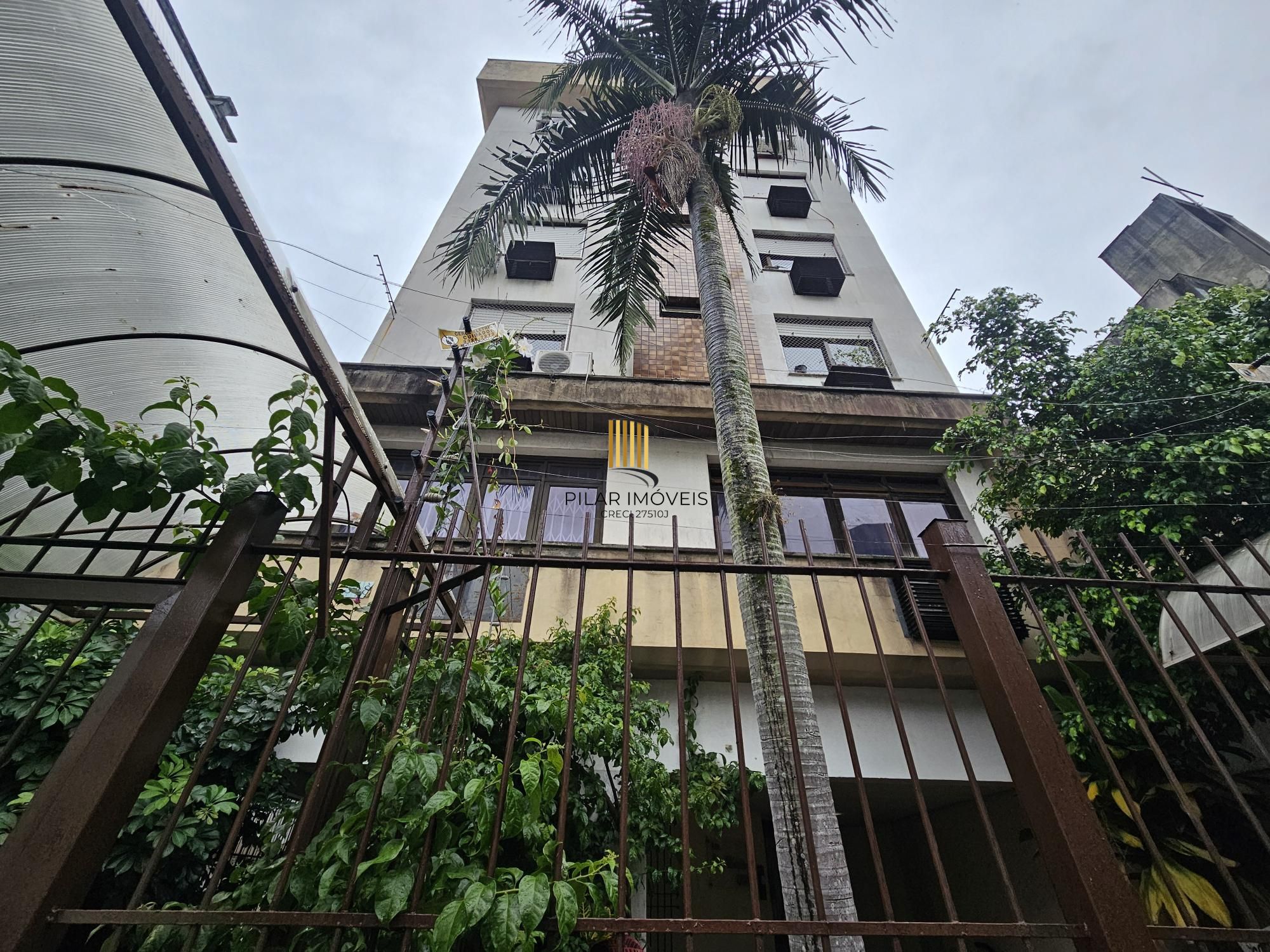 CIDADE BAIXA COM SACADA E VAGA DE GARAGEM