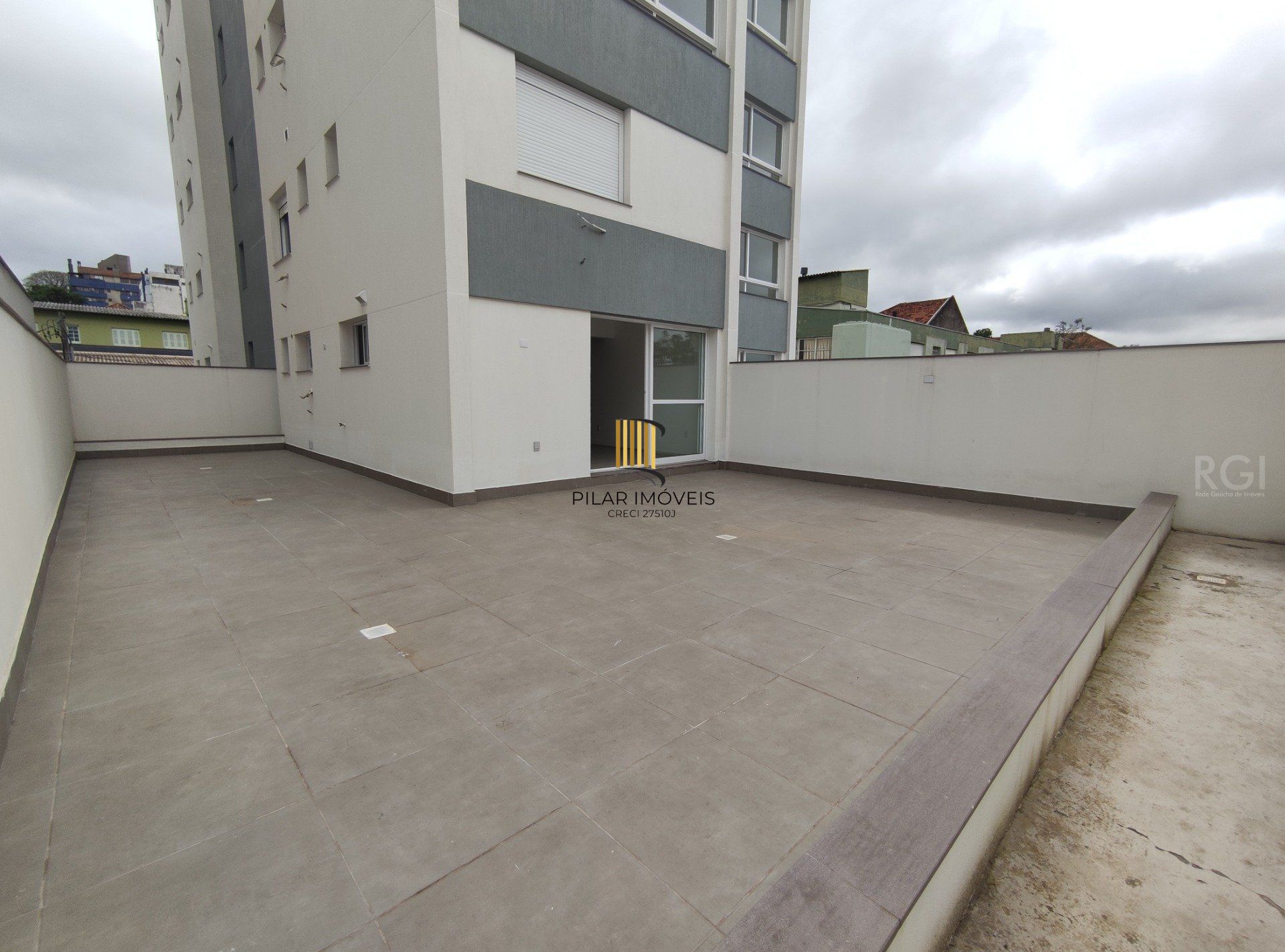Duplex para Venda - 179.08m², 2 dormitórios, sendo 2 suites, 2 vagas - Petrópolis